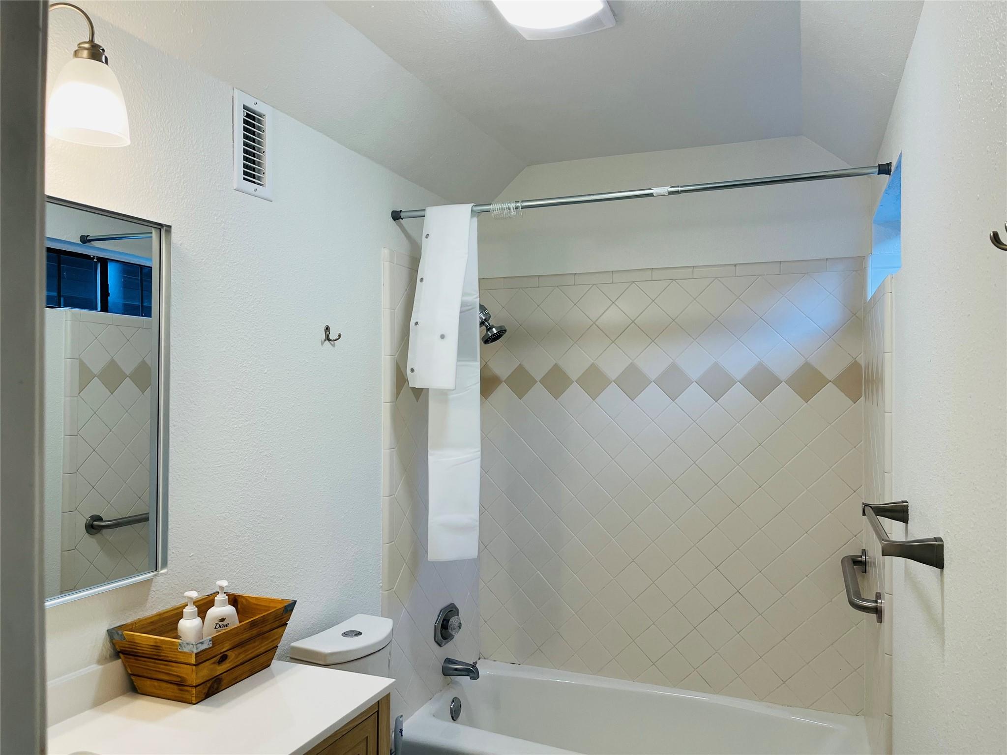 6501 Lost Cv # B, Austin, TX 78746