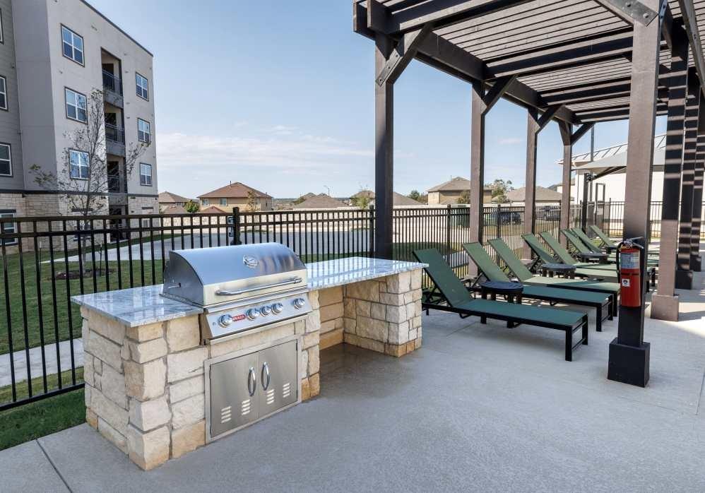 2551 N Guadalupe St # 2111, Seguin, TX 78155