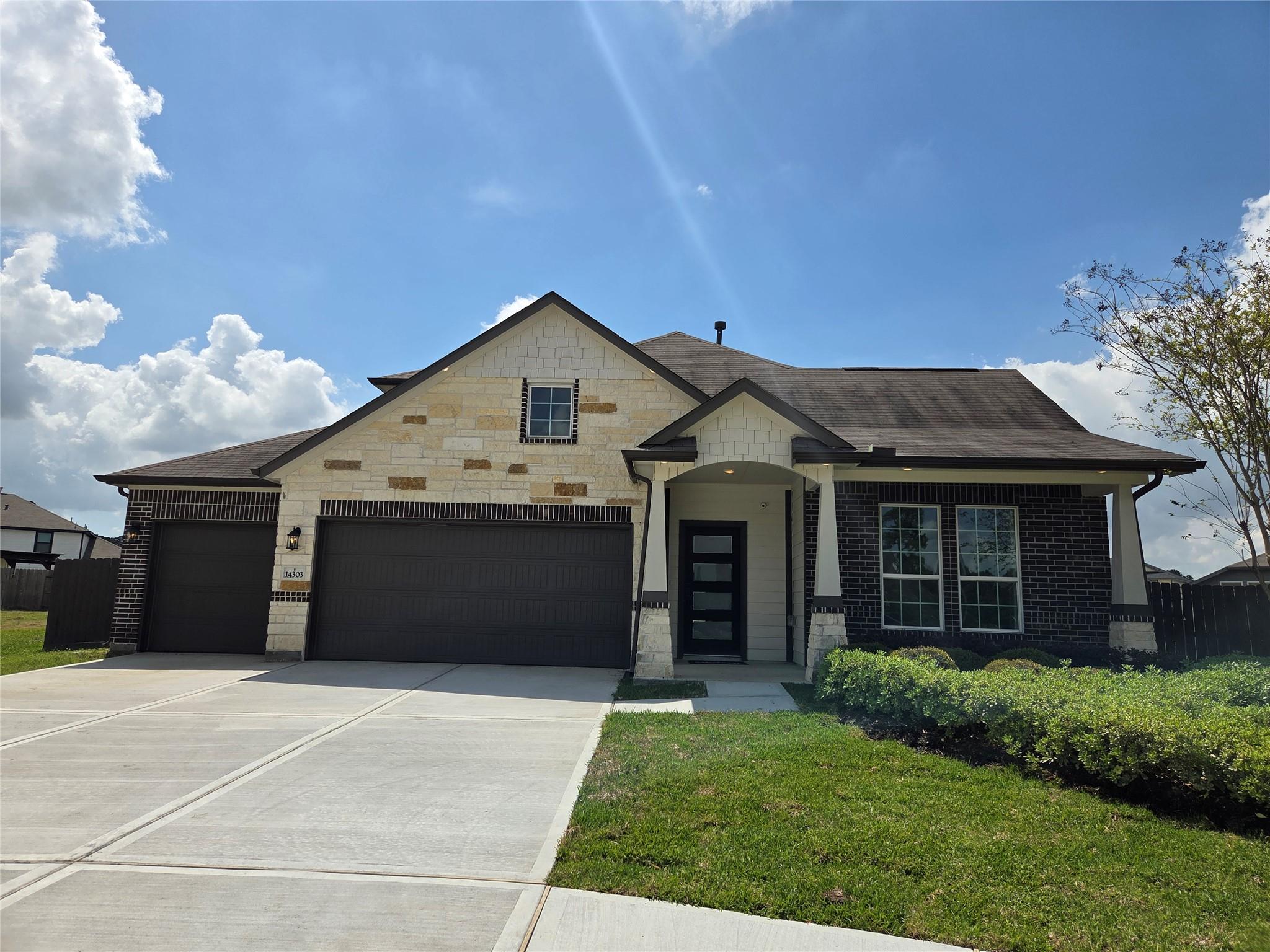 14303 Pecan Maple Dr, Crosby, TX 77532