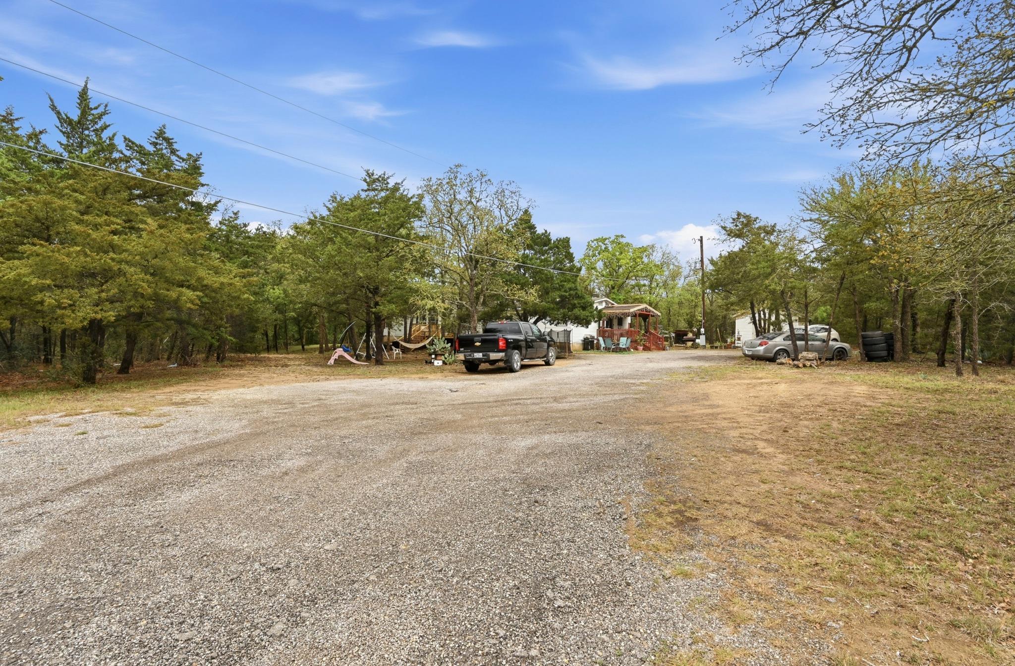 120 Green Mountain Dr, Cedar Creek, TX 78612