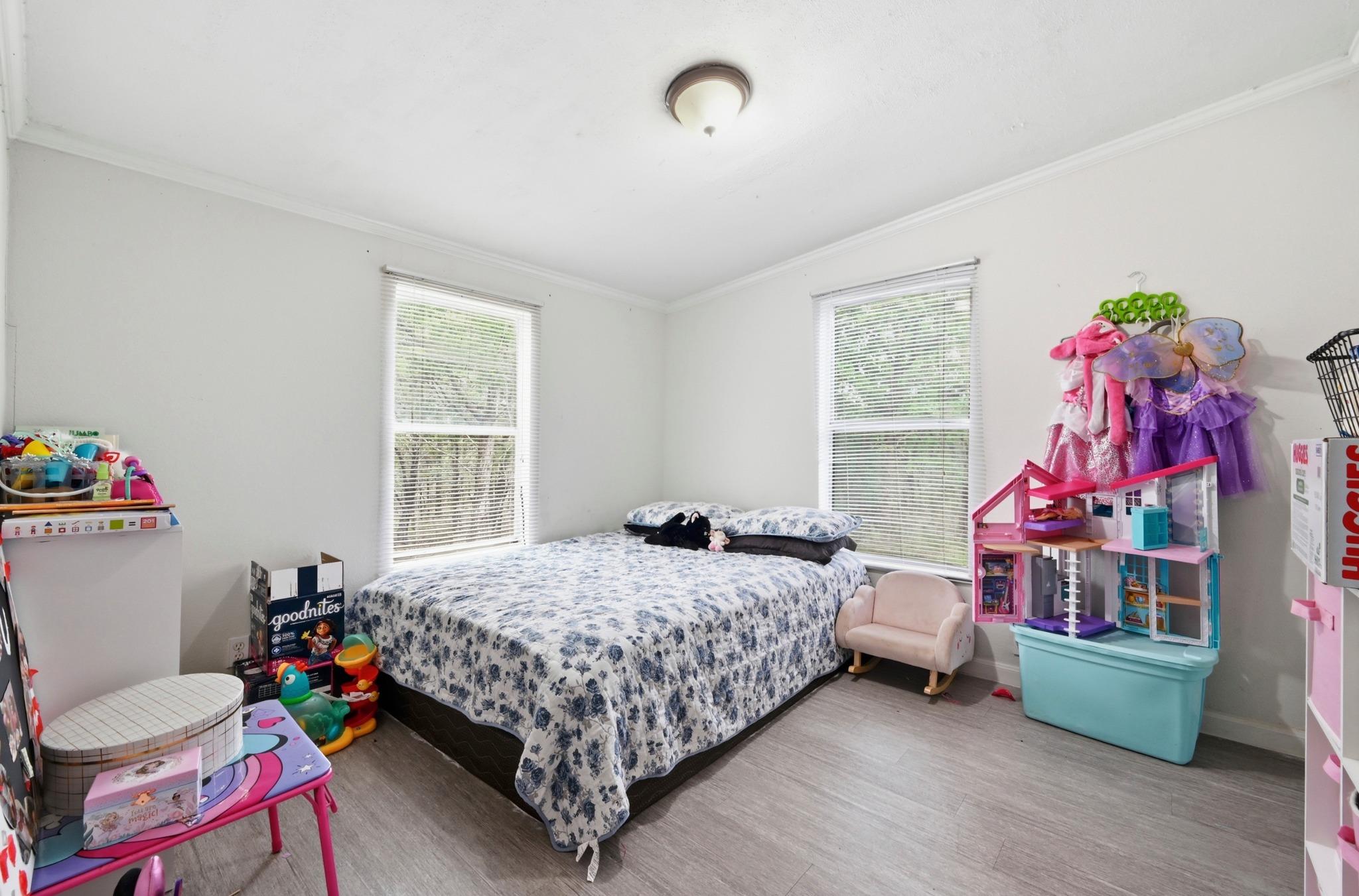 120 Green Mountain Dr, Cedar Creek, TX 78612