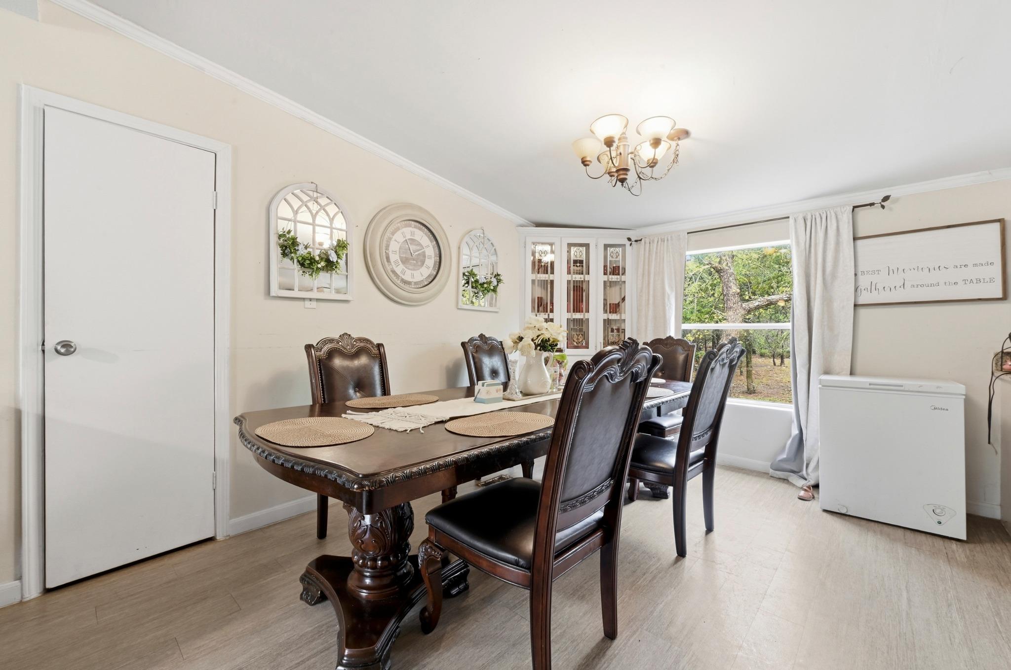 120 Green Mountain Dr, Cedar Creek, TX 78612