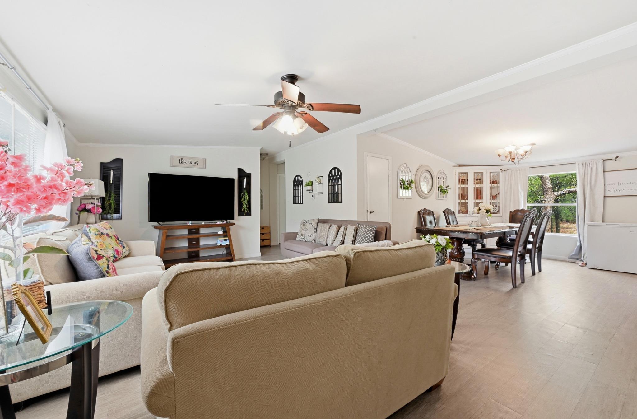 120 Green Mountain Dr, Cedar Creek, TX 78612