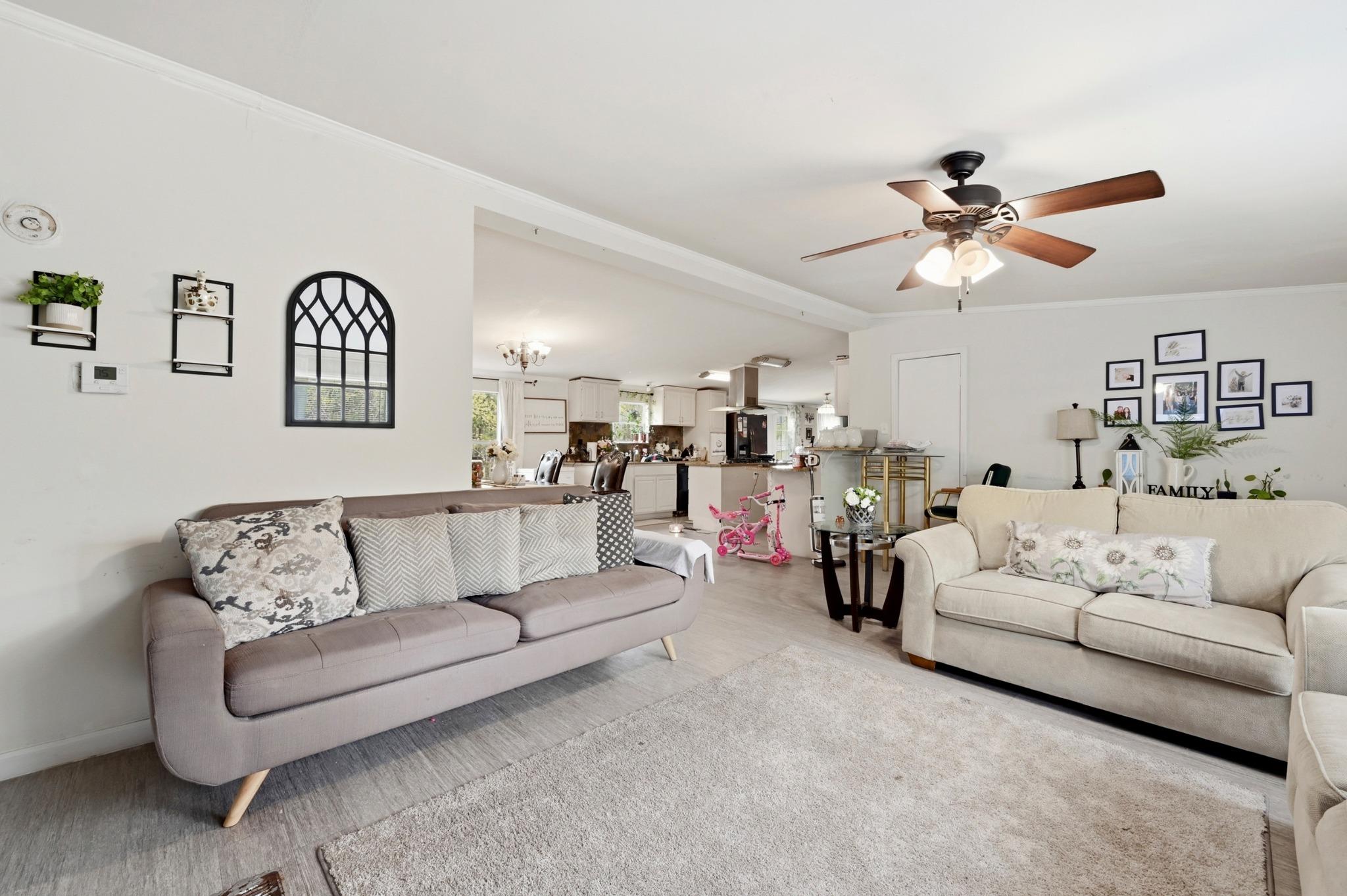 120 Green Mountain Dr, Cedar Creek, TX 78612