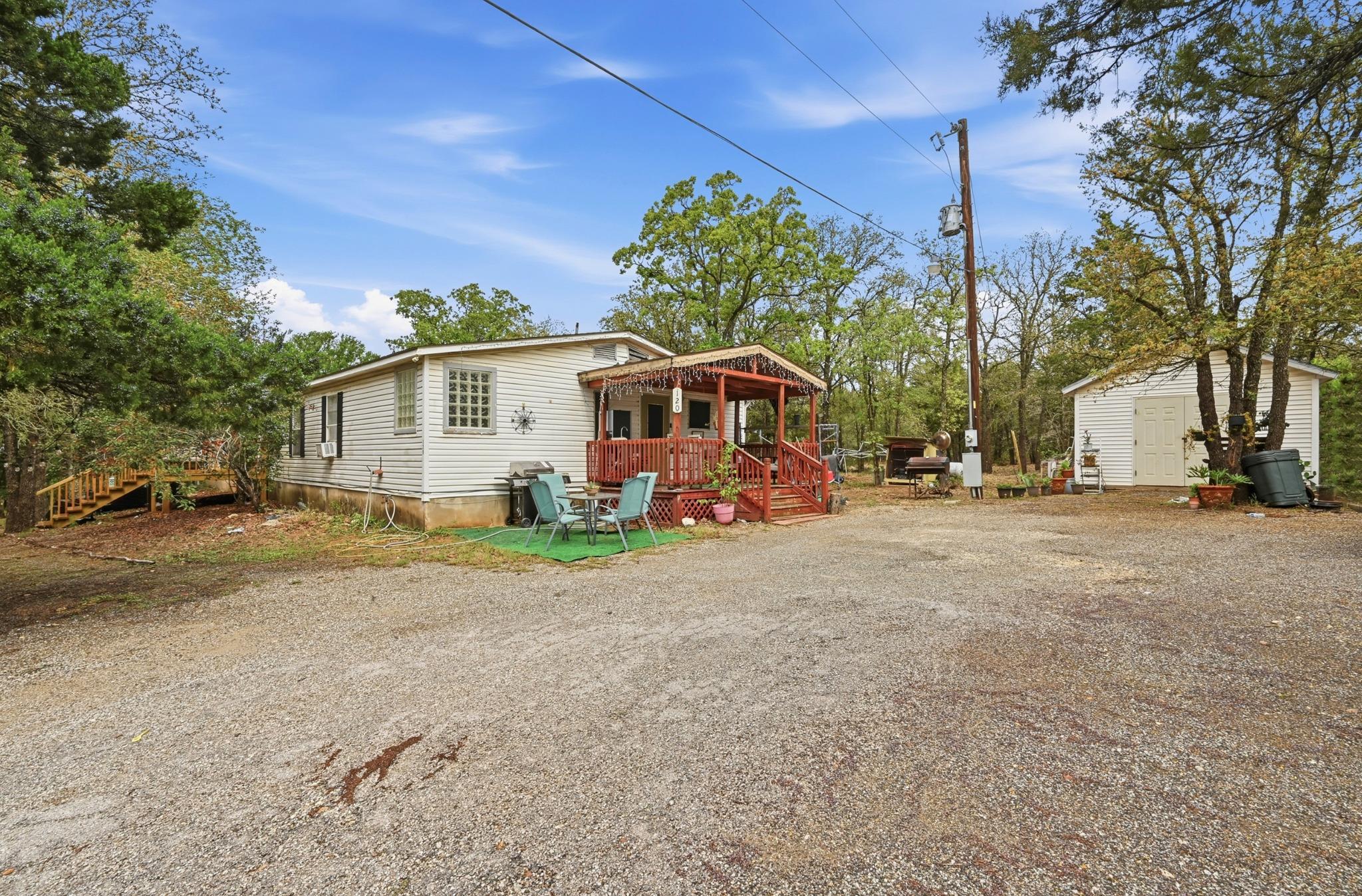 120 Green Mountain Dr, Cedar Creek, TX 78612