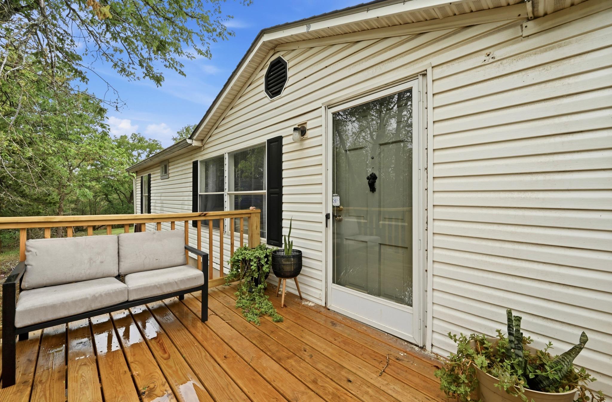 120 Green Mountain Dr, Cedar Creek, TX 78612