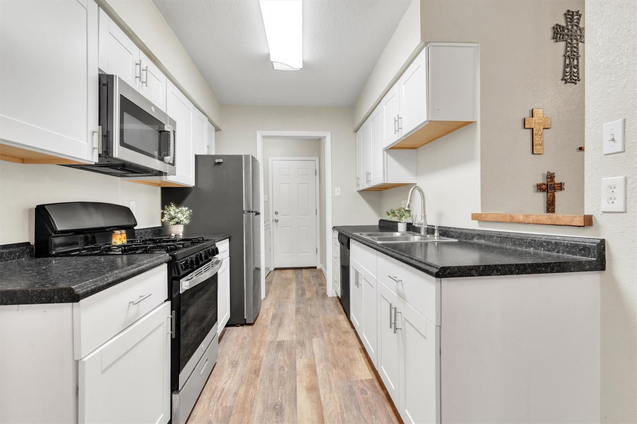 2128/2130 Redwing Way, Round Rock, TX 78664