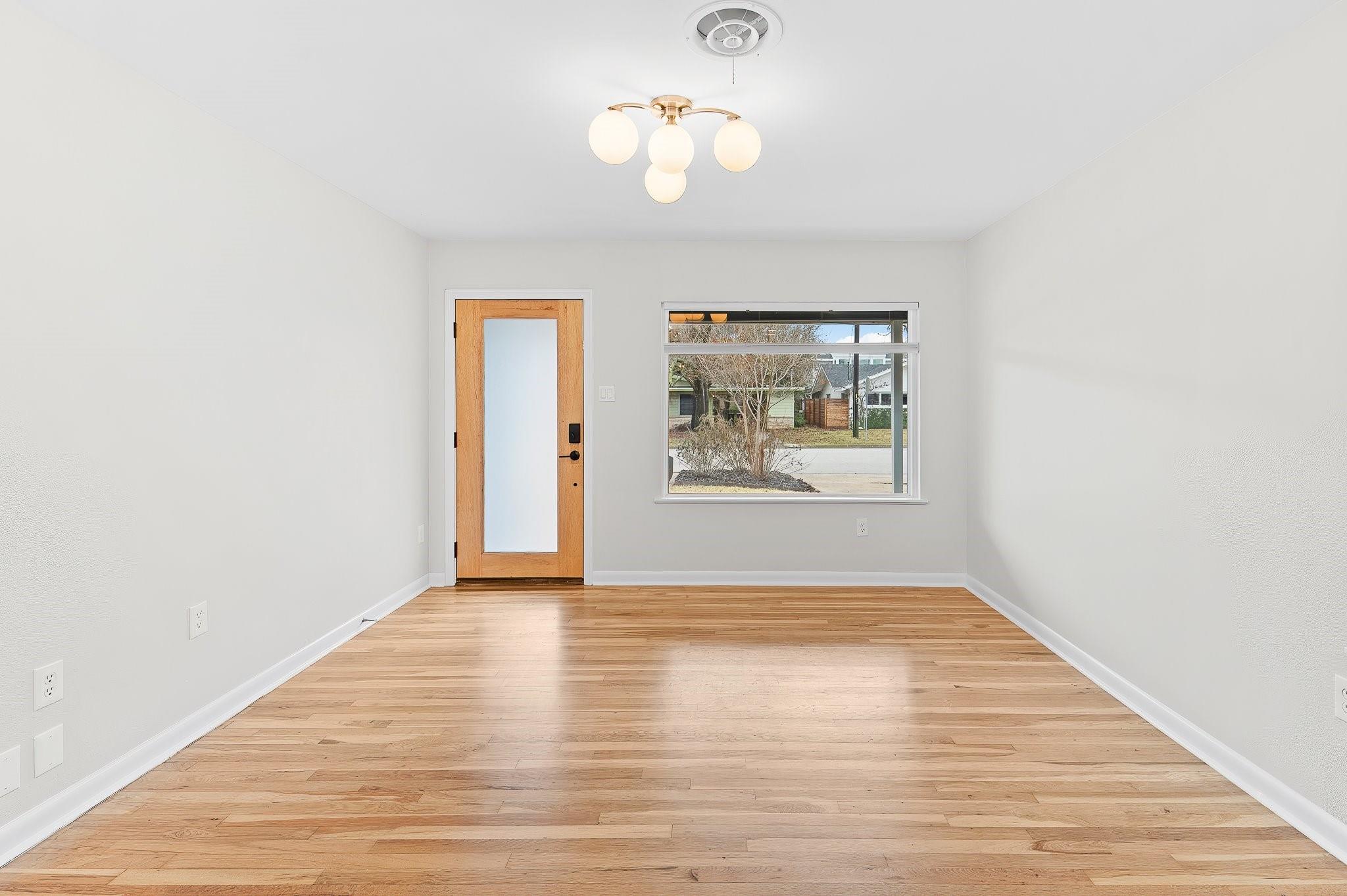 1310 Dwyce Dr, Austin, TX 78757