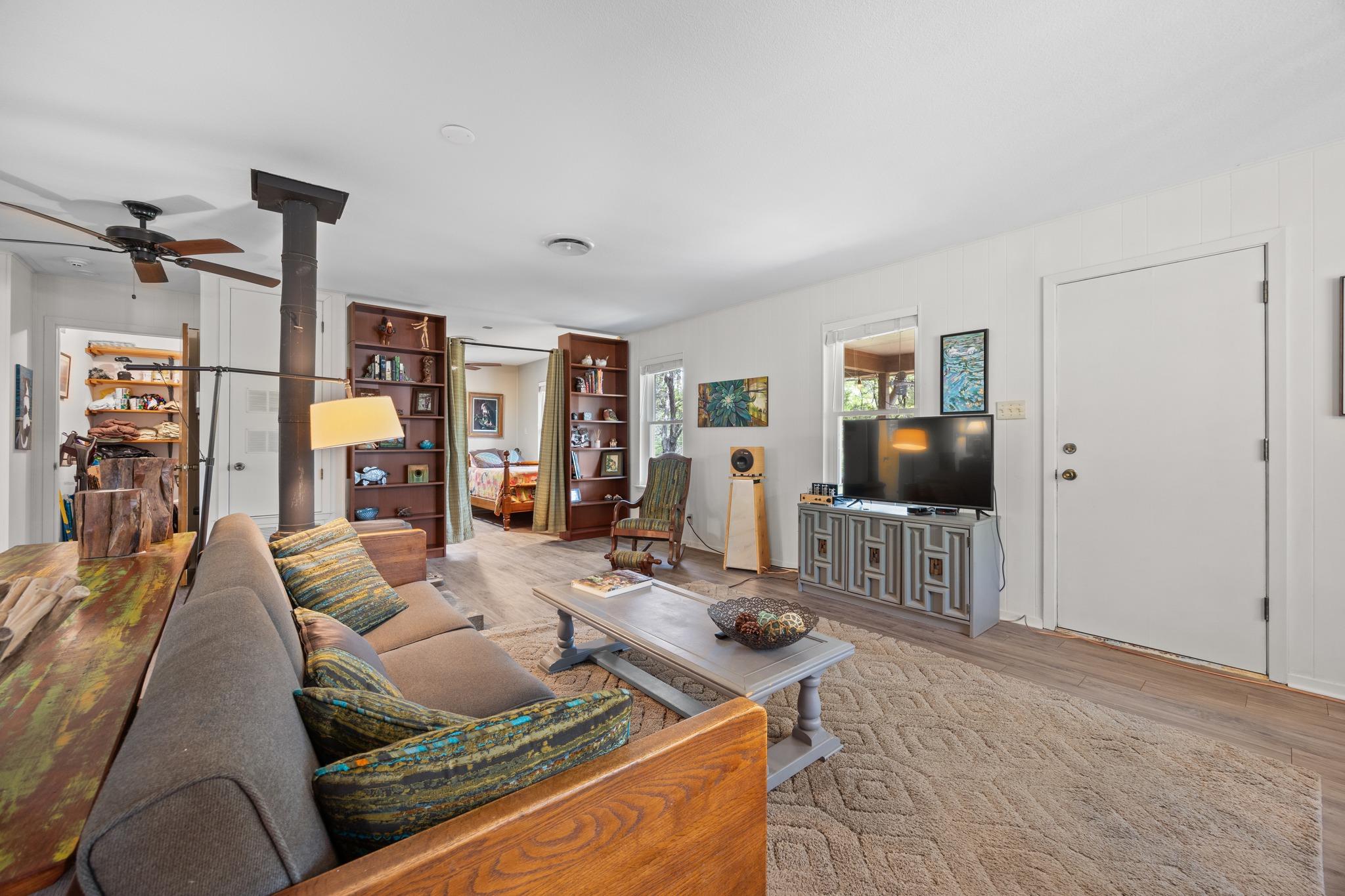 17129 E Darleen Dr, Leander, TX 78641