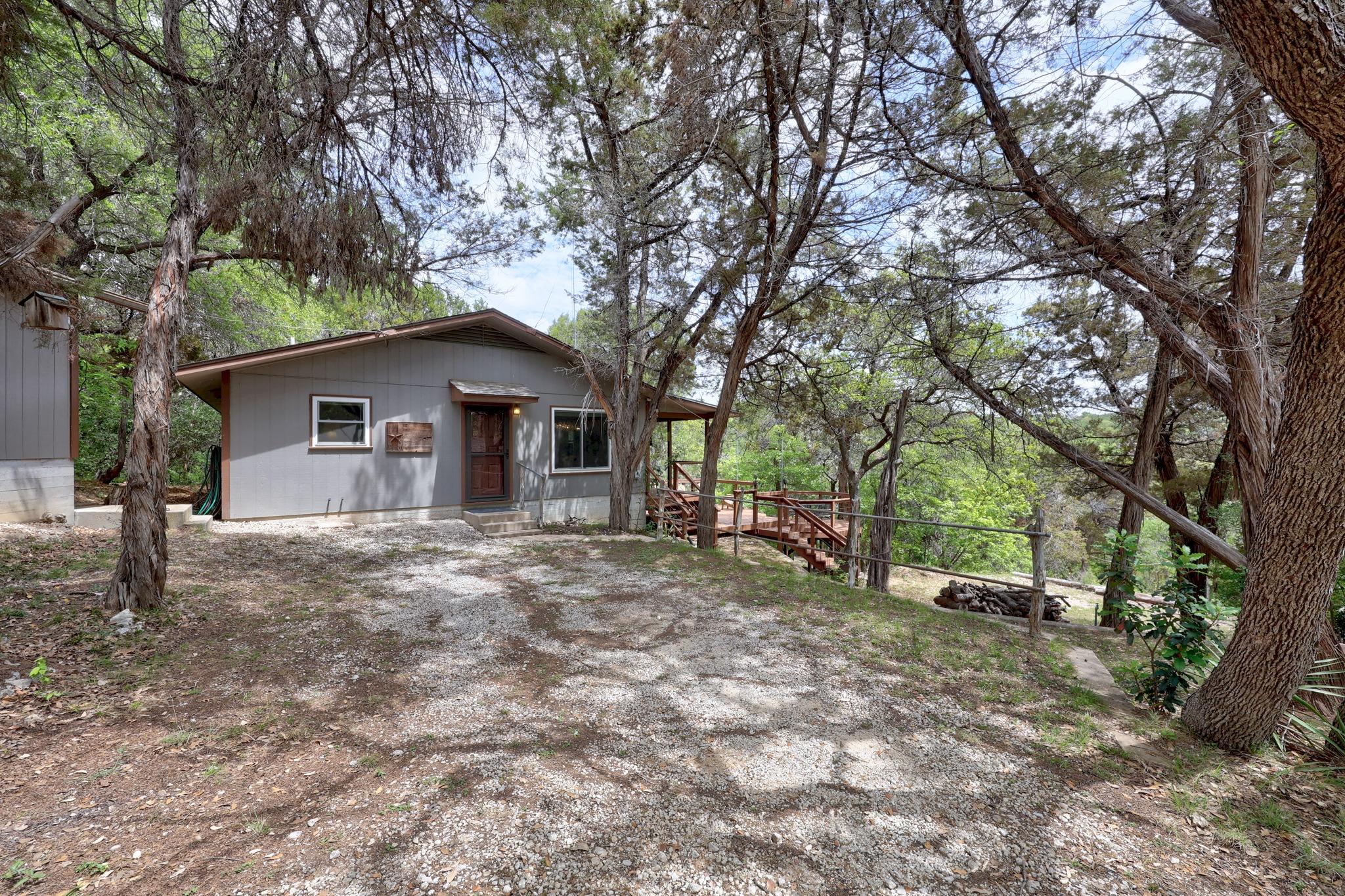 17129 E Darleen Dr, Leander, TX 78641