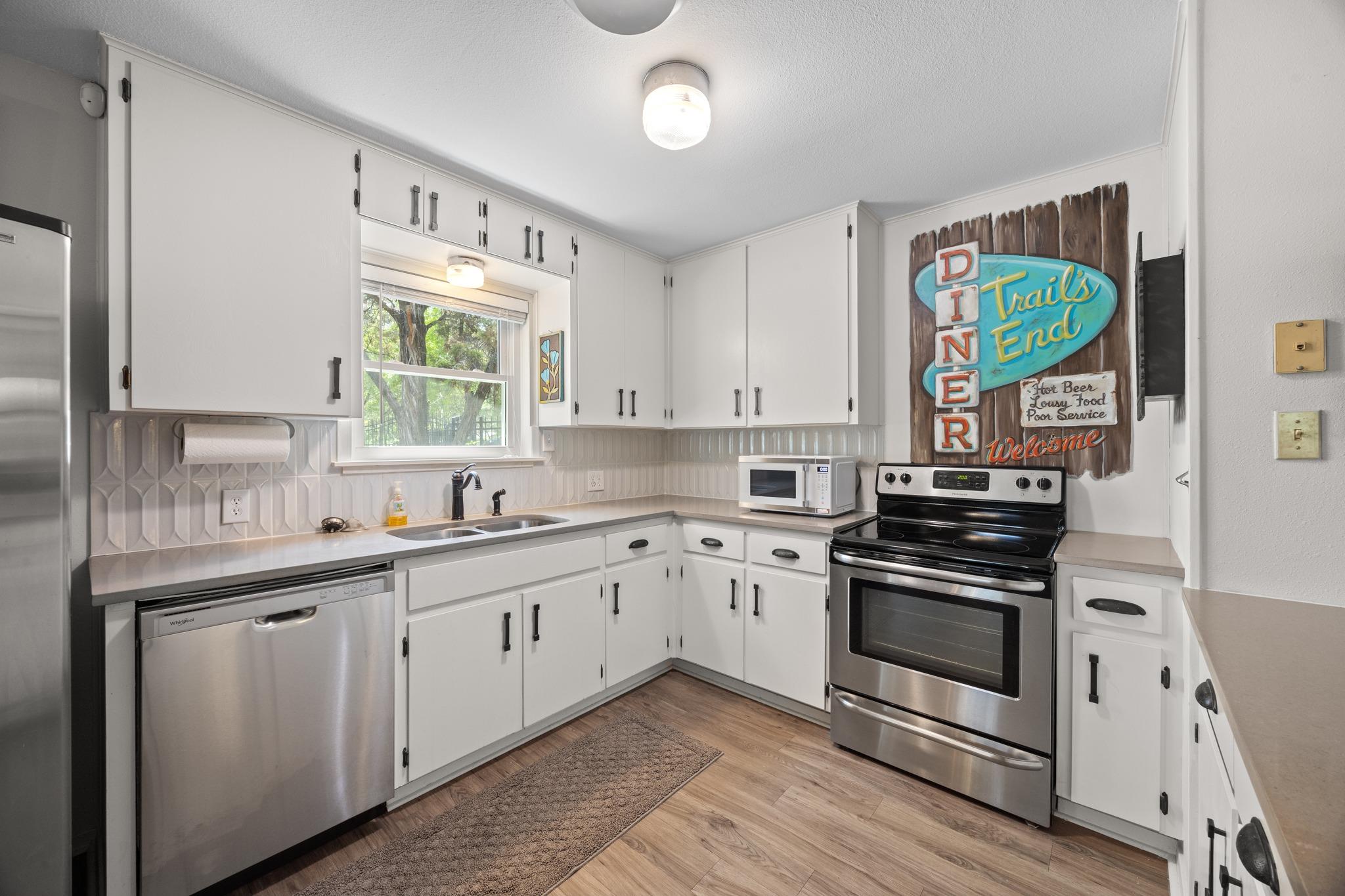 17129 E Darleen Dr, Leander, TX 78641