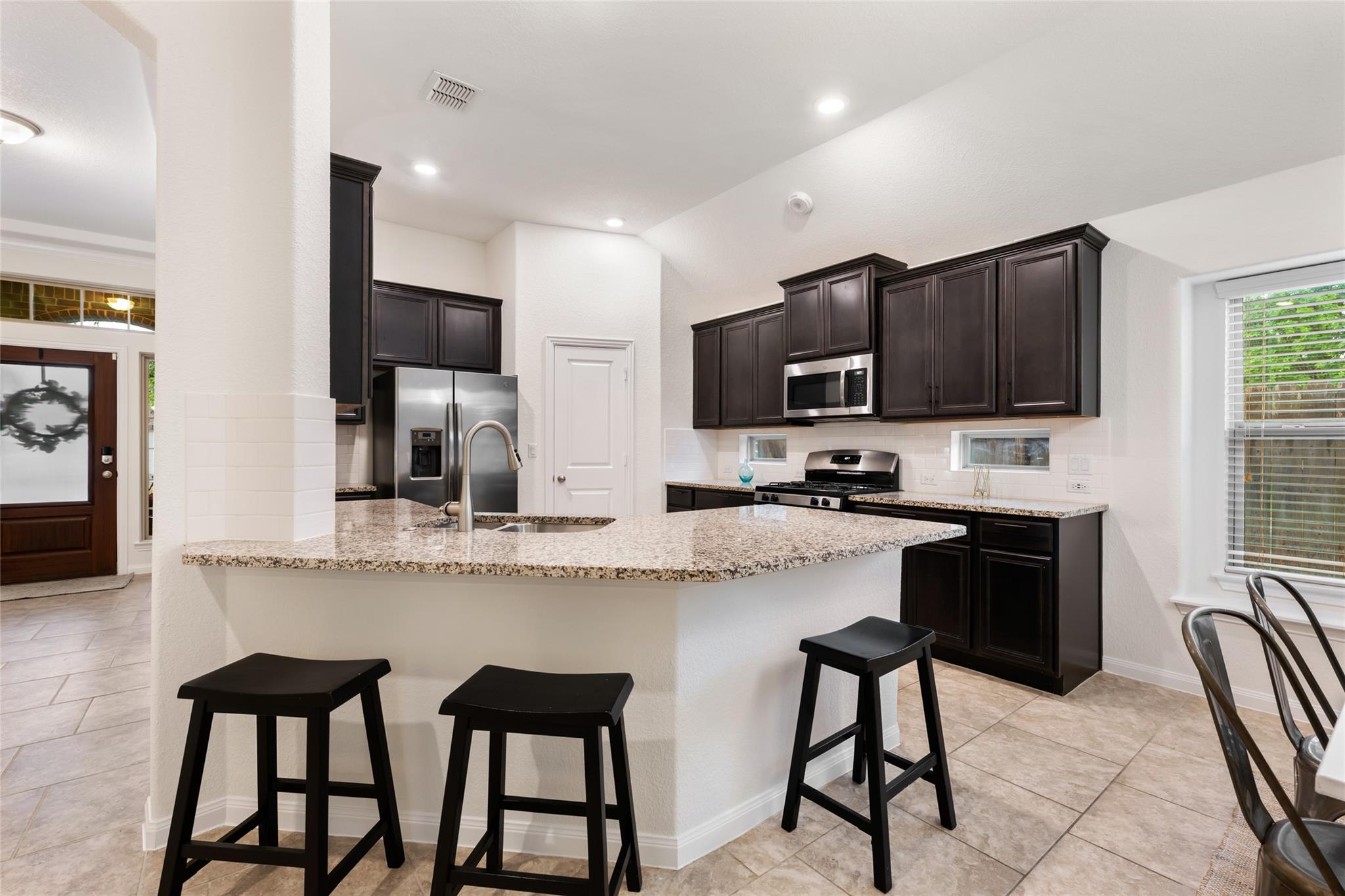 615 Linares Ln, Austin, TX 78748