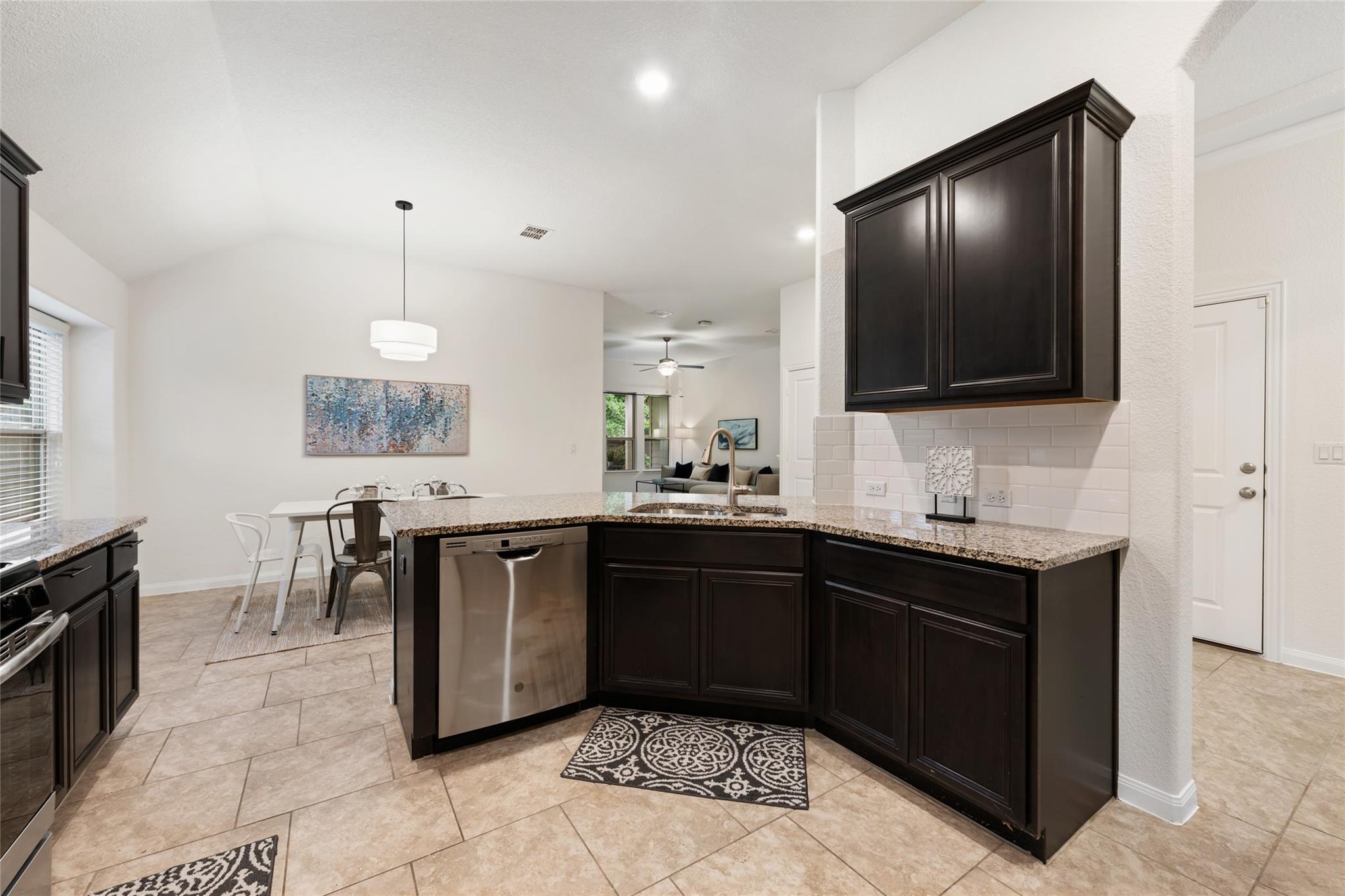 615 Linares Ln, Austin, TX 78748