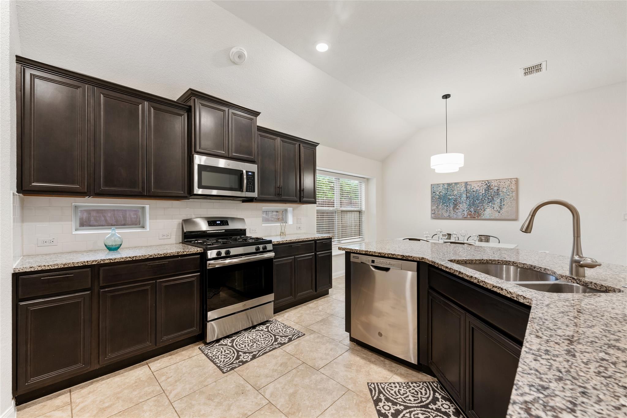 615 Linares Ln, Austin, TX 78748