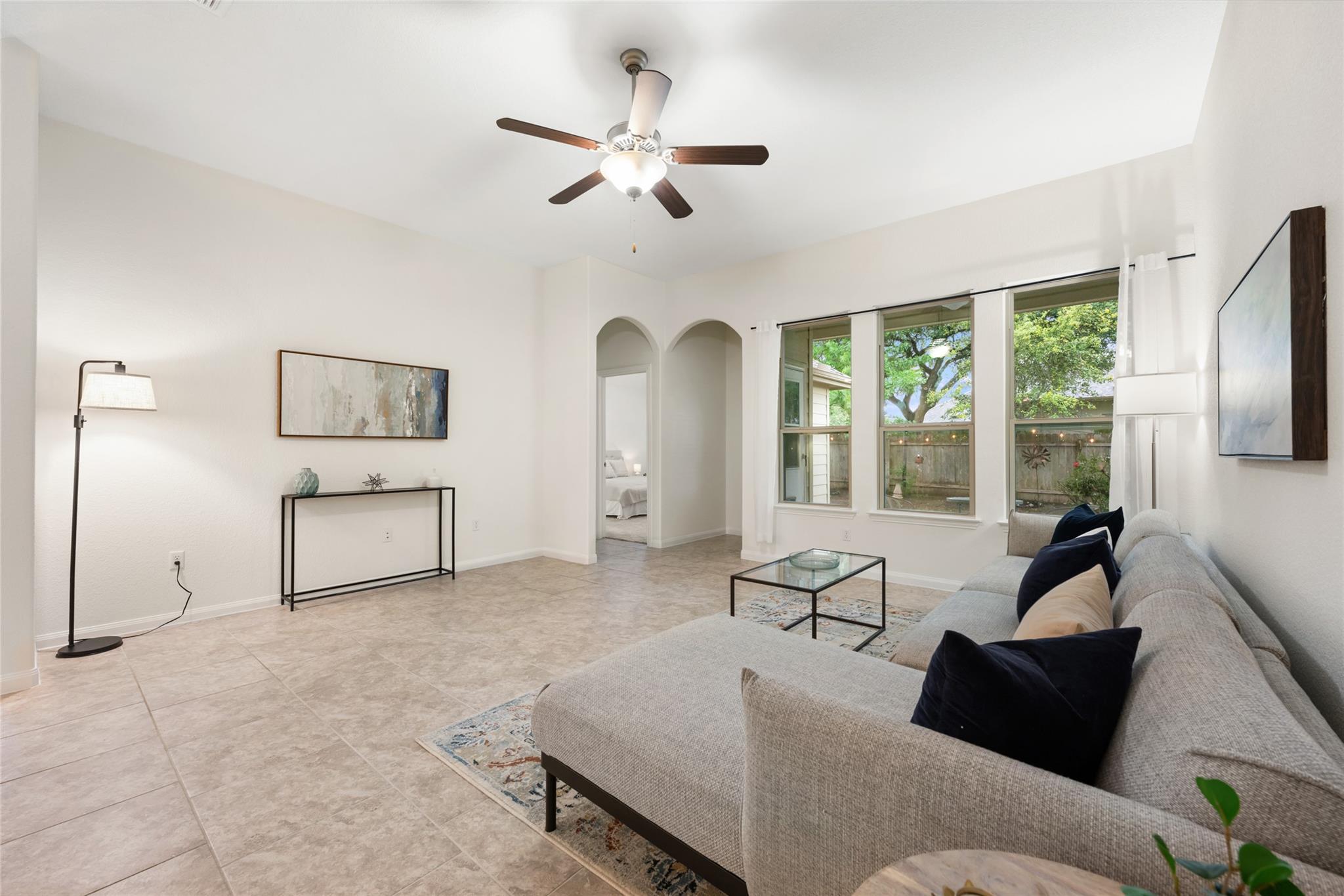 615 Linares Ln, Austin, TX 78748