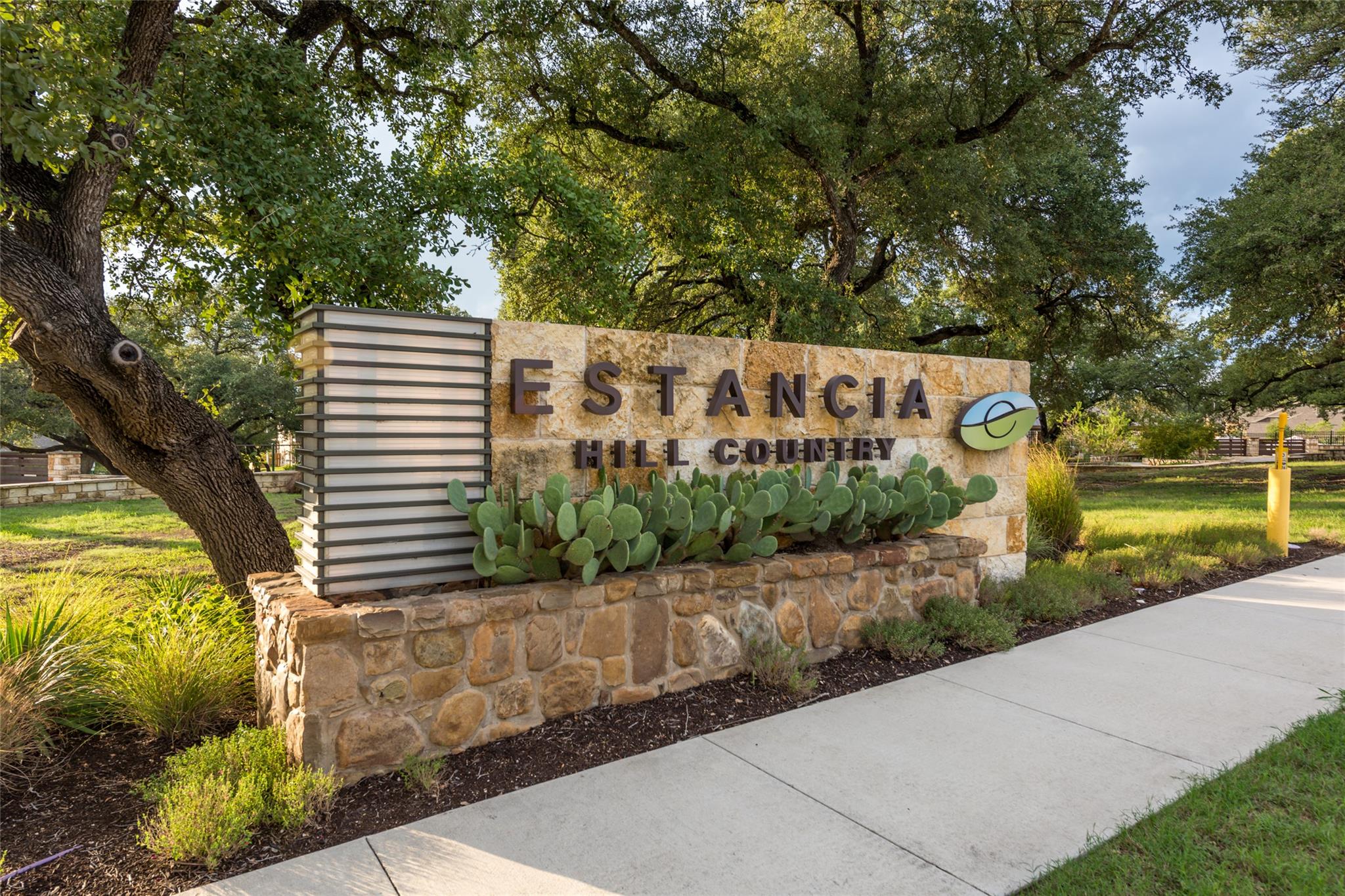 615 Linares Ln, Austin, TX 78748