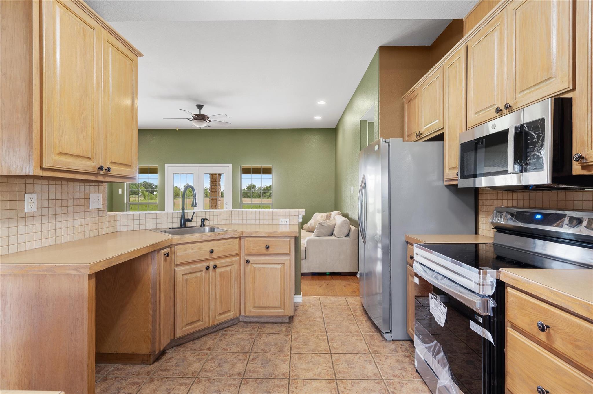 130 Cotton Rows Ln, Taylor, TX 76574