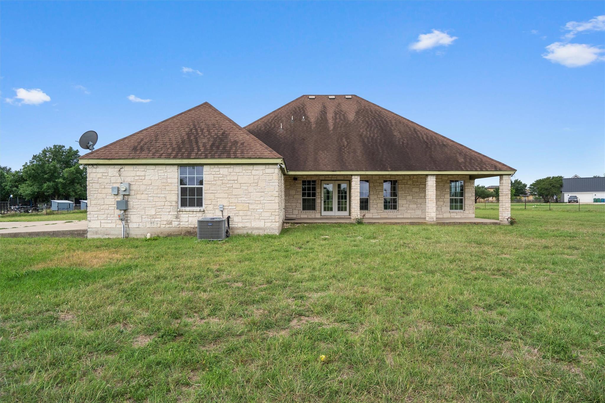 130 Cotton Rows Ln, Taylor, TX 76574