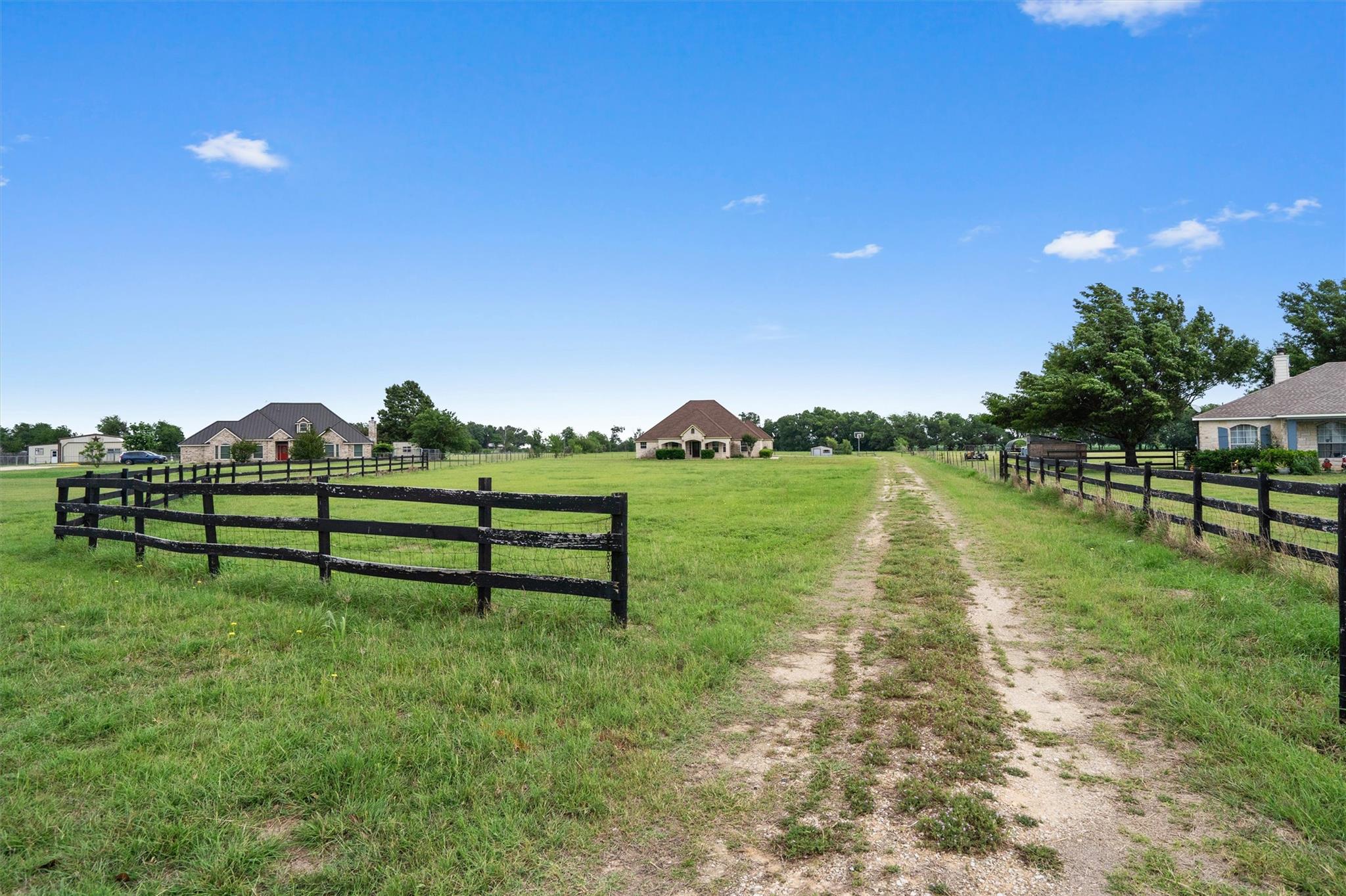 130 Cotton Rows Ln, Taylor, TX 76574