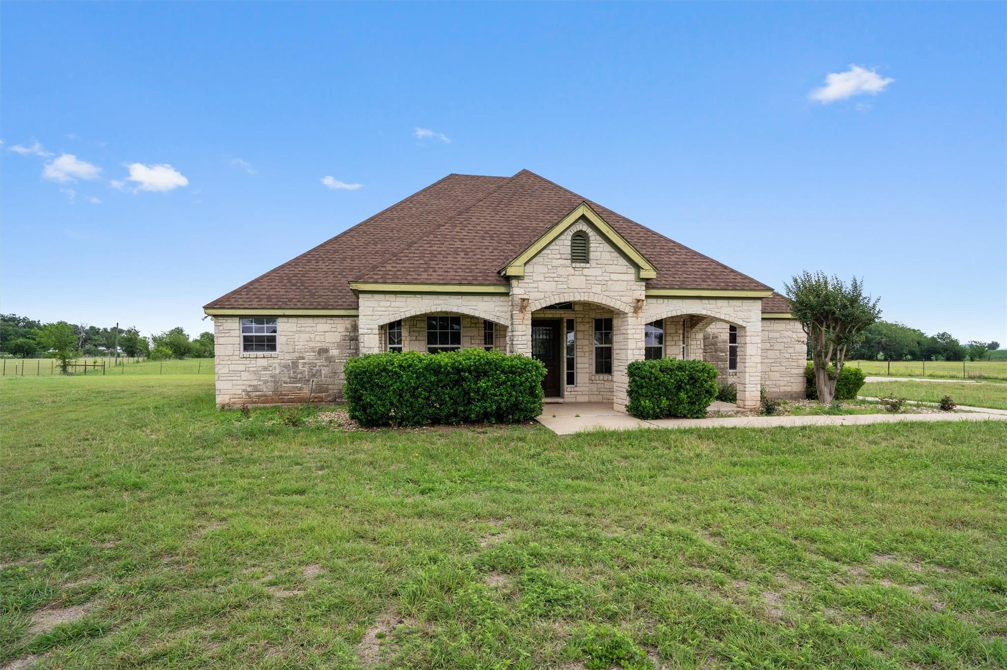 130 Cotton Rows Ln, Taylor, TX 76574