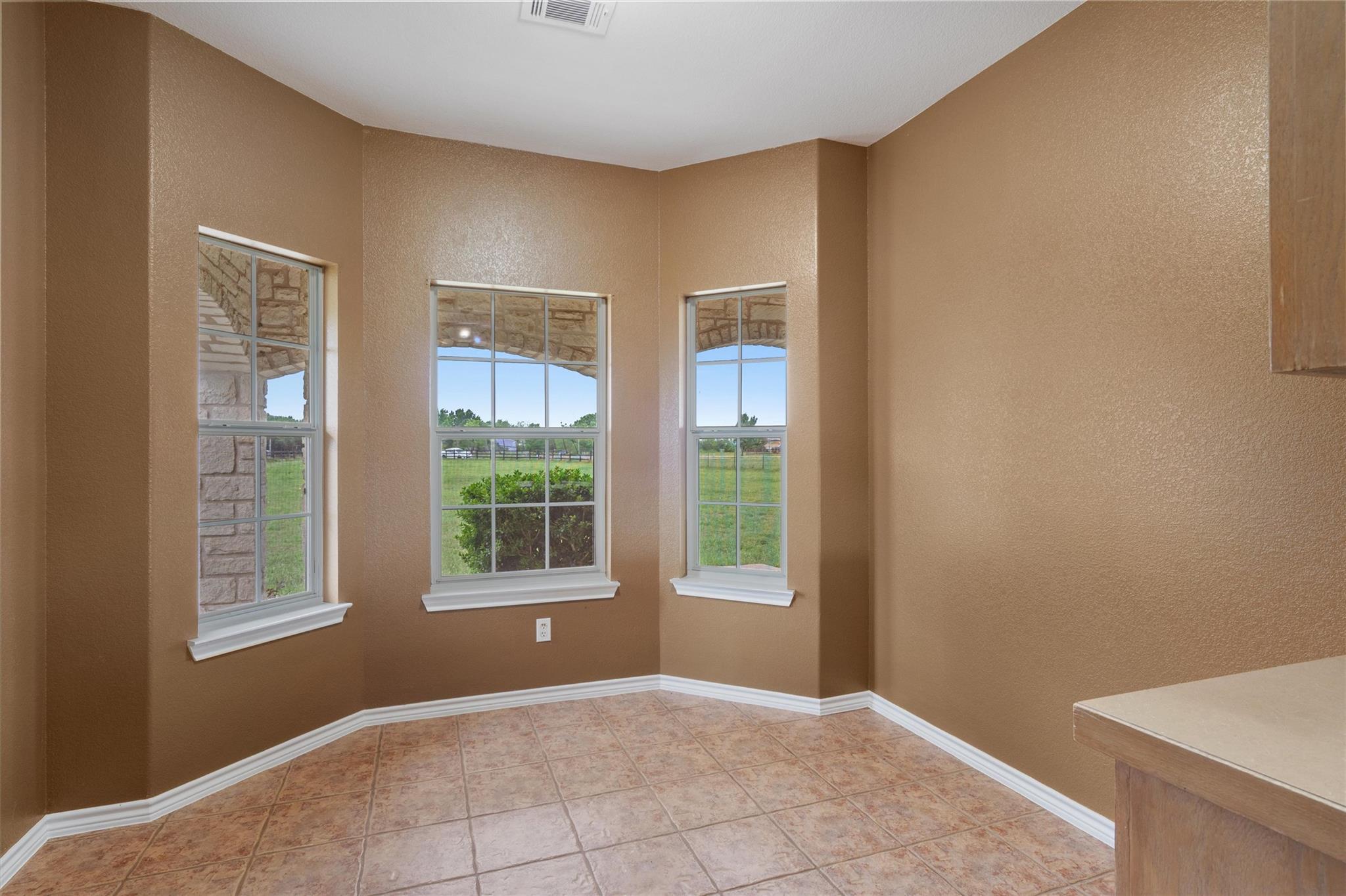 130 Cotton Rows Ln, Taylor, TX 76574