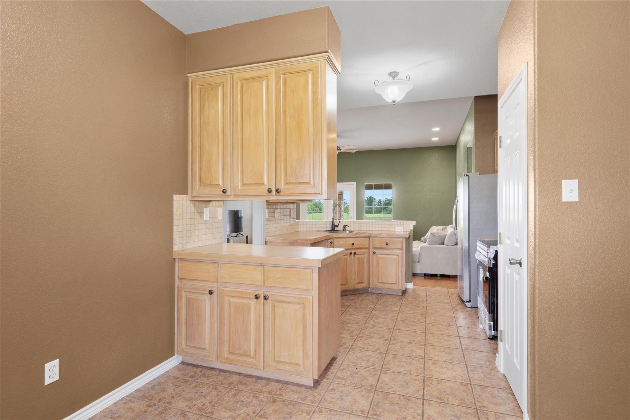 130 Cotton Rows Ln, Taylor, TX 76574