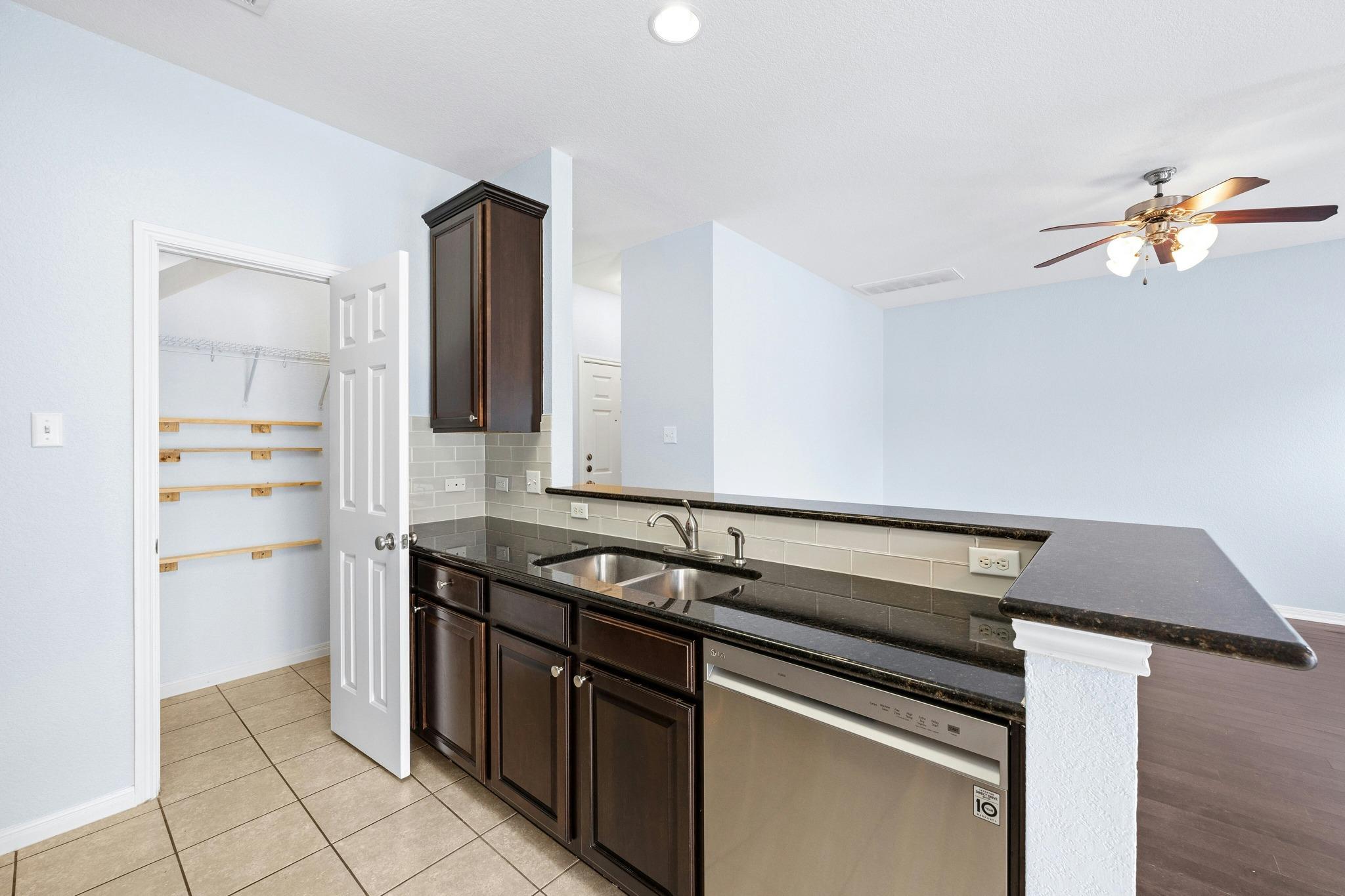 1900 Little Elm Trl # 89, Cedar Park, TX 78613