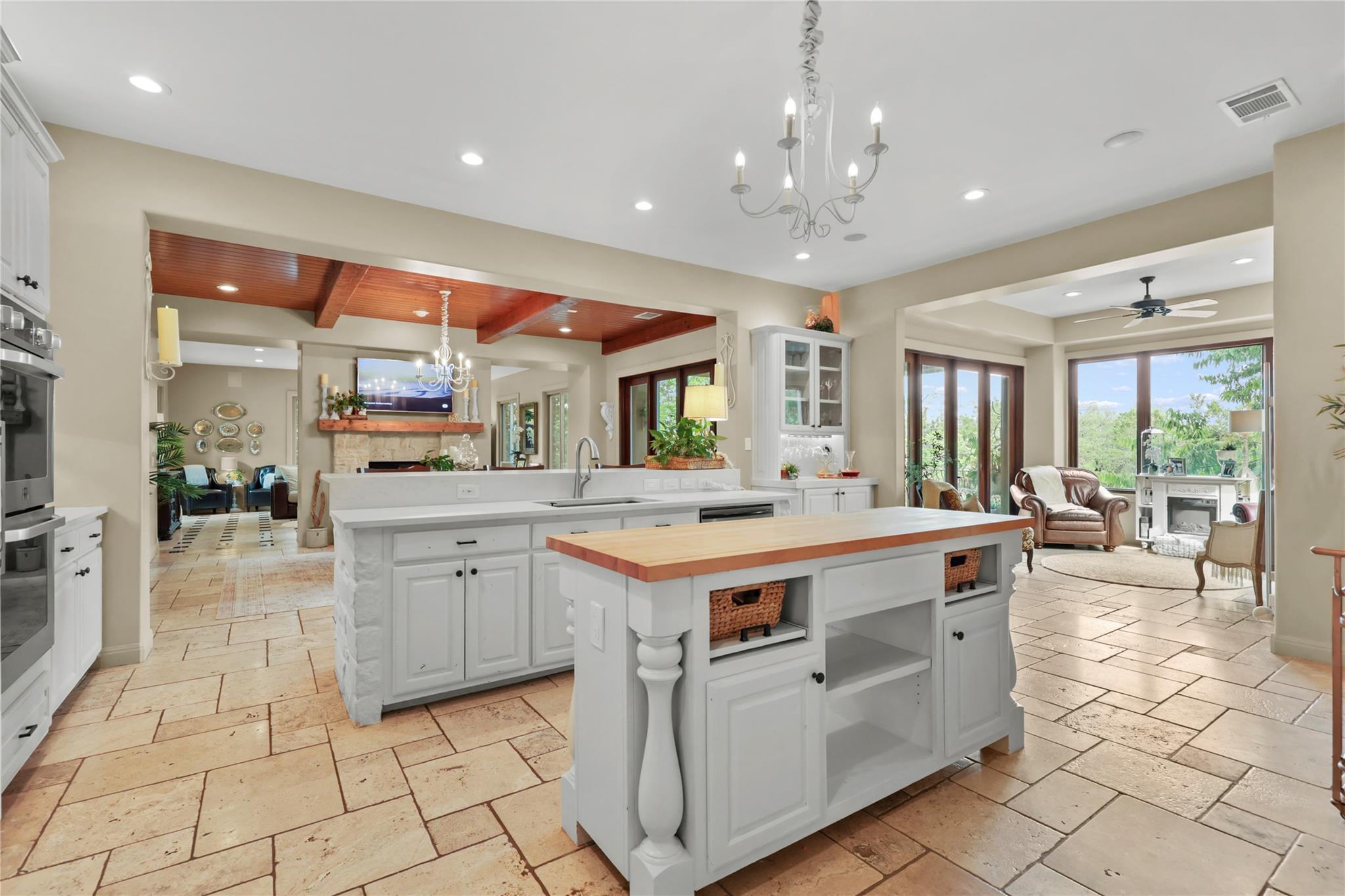 17501 Navigation Ln, Lago Vista, TX 78645