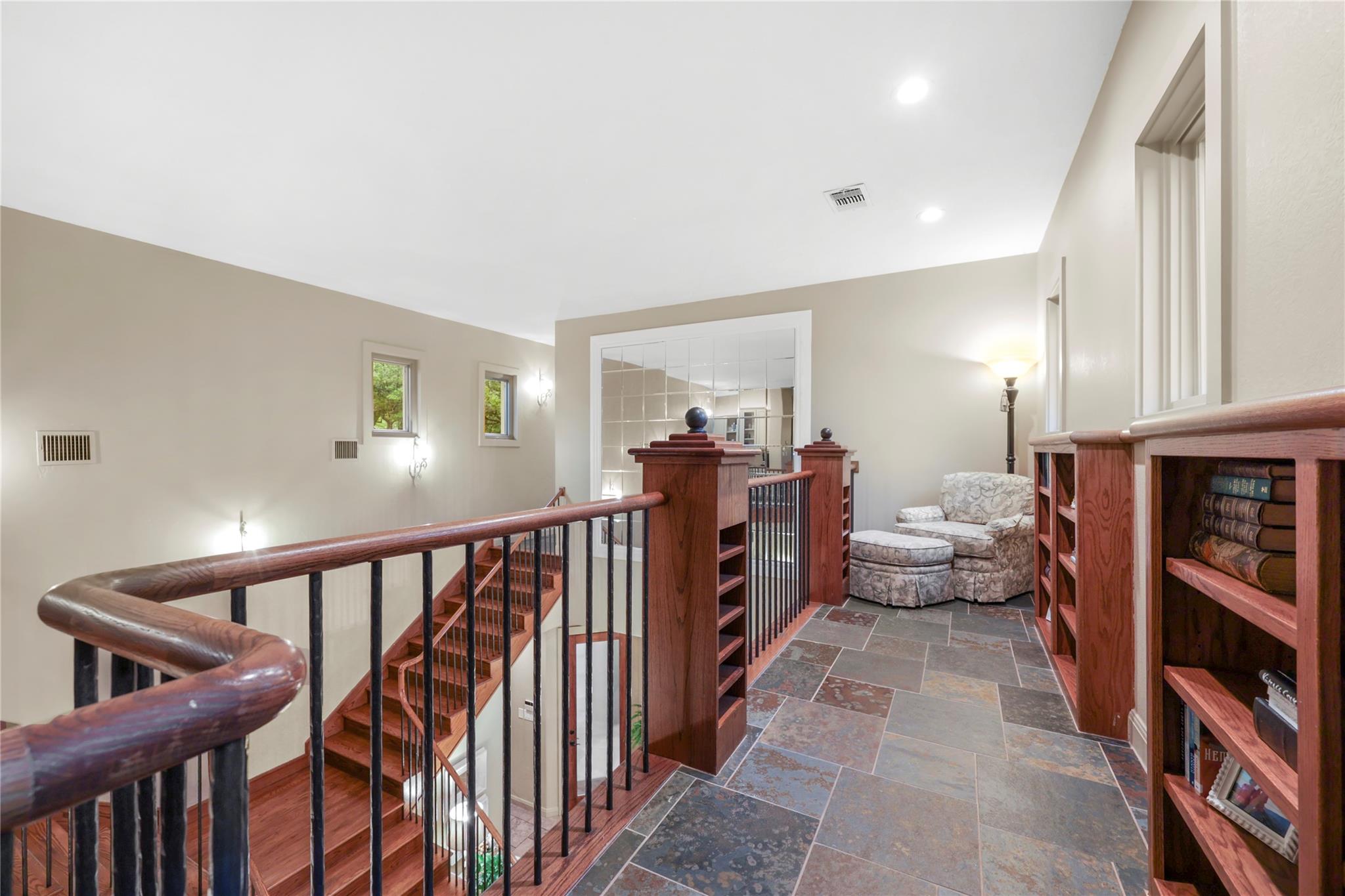 17501 Navigation Ln, Lago Vista, TX 78645