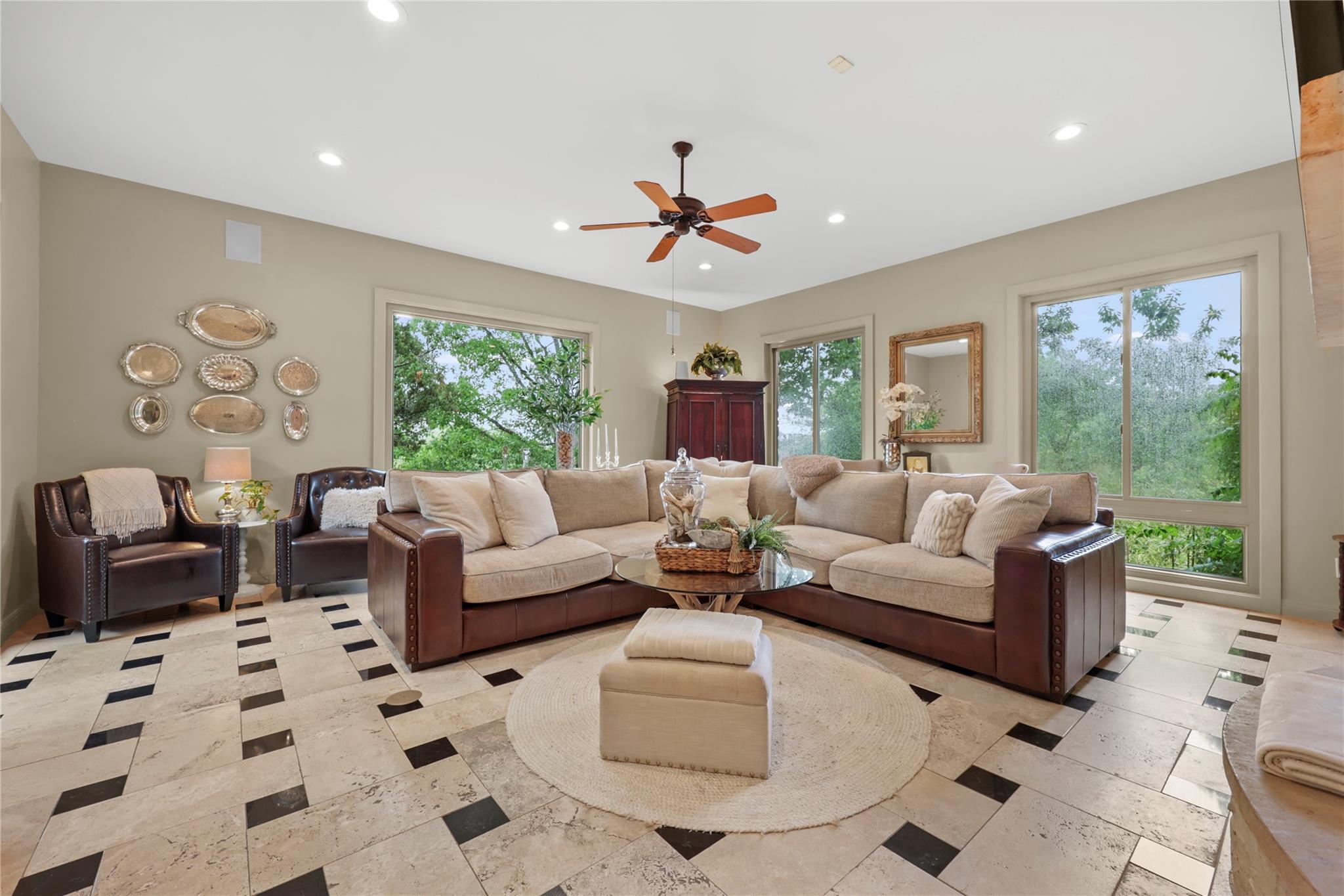 17501 Navigation Ln, Lago Vista, TX 78645