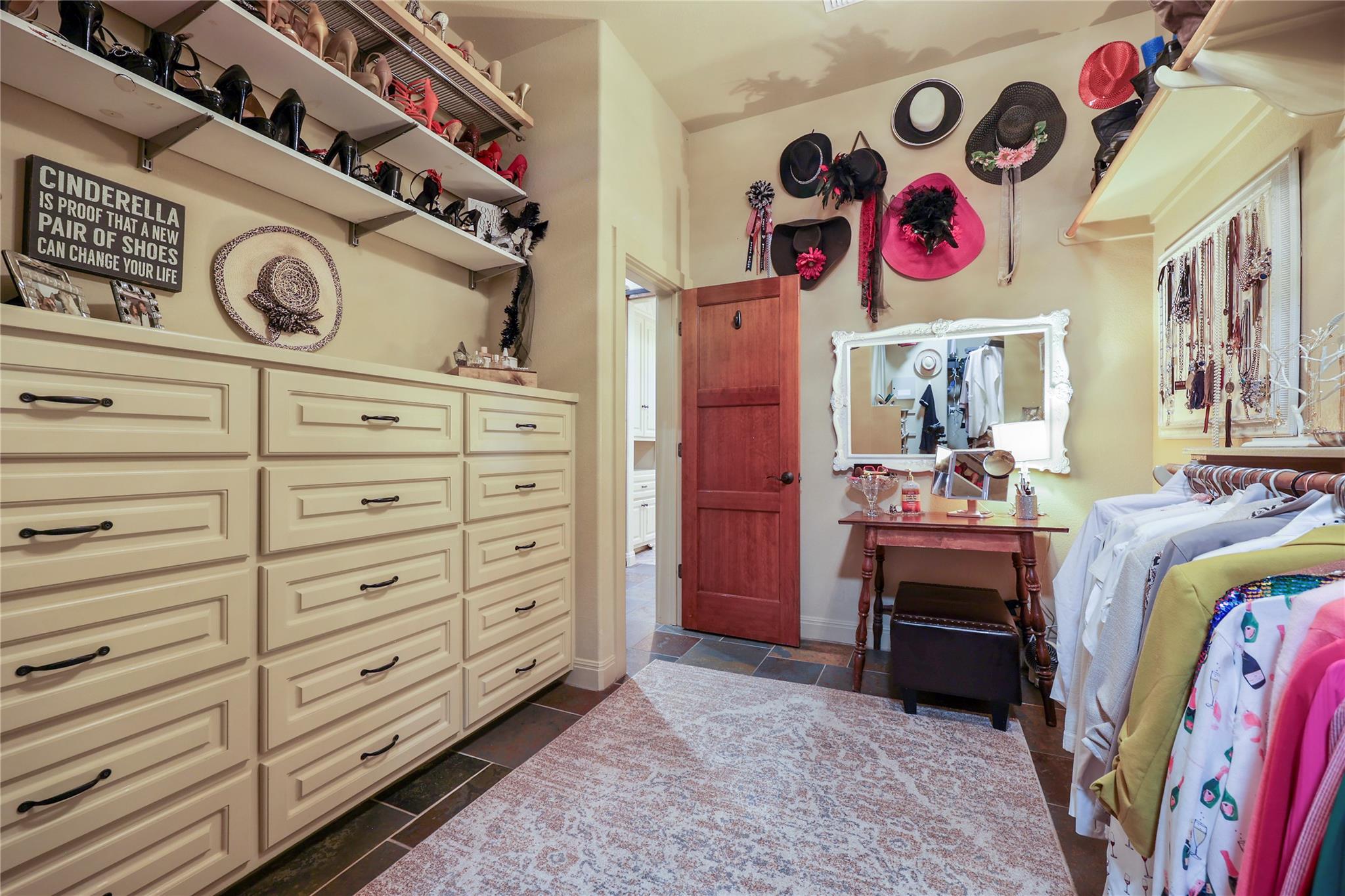 17501 Navigation Ln, Lago Vista, TX 78645