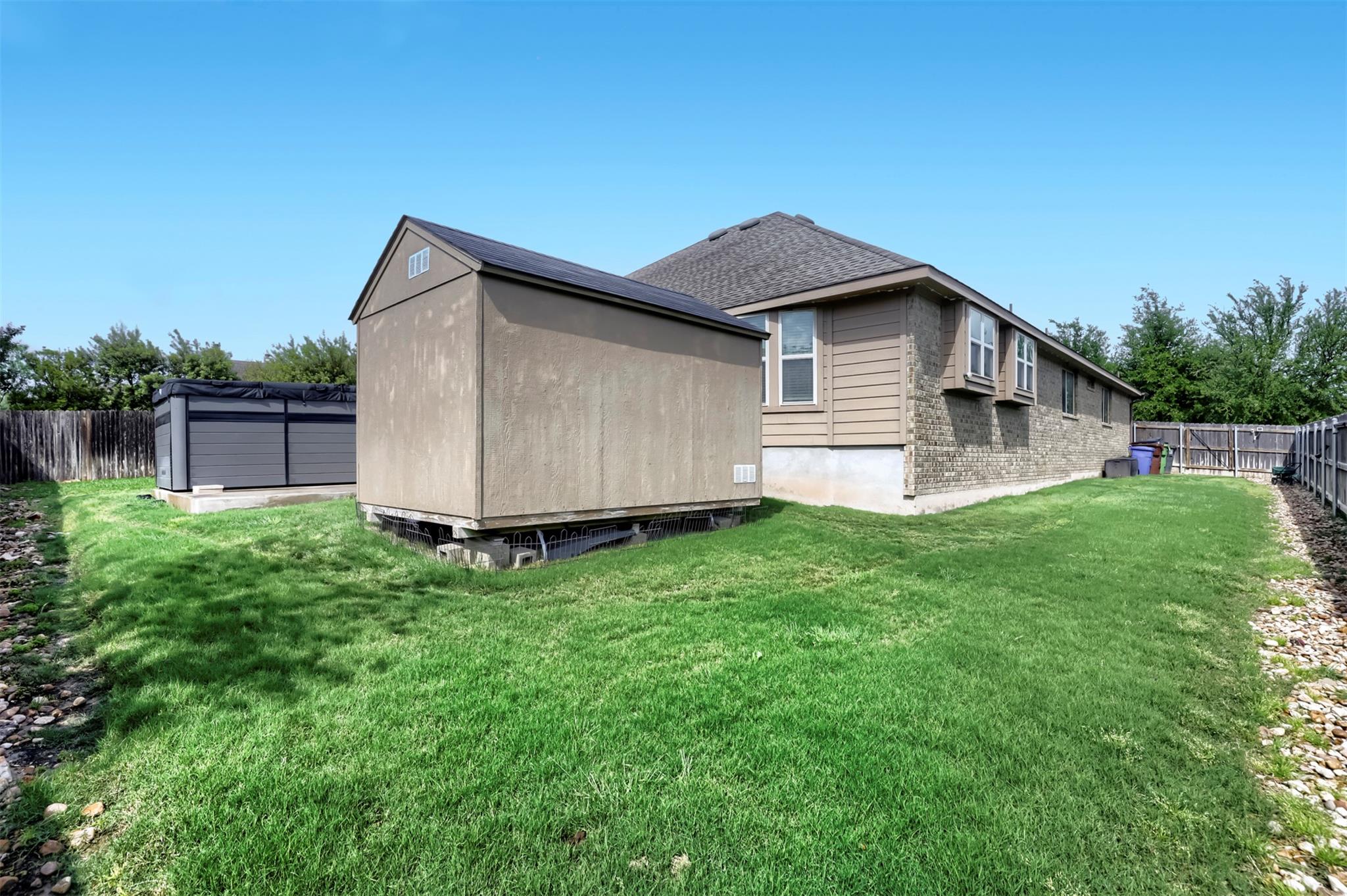 101 Lightcliff St, Hutto, TX 78634