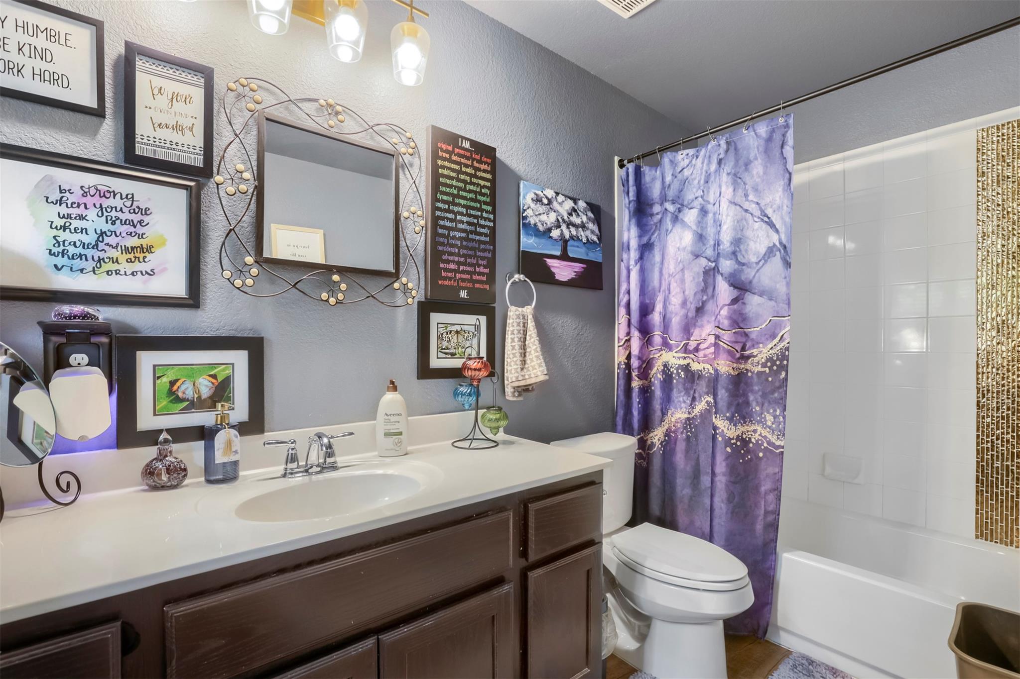 101 Lightcliff St, Hutto, TX 78634