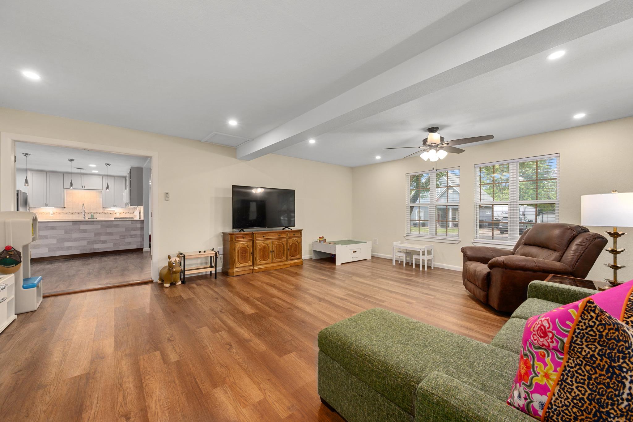 509 E 17th St, Georgetown, TX 78626