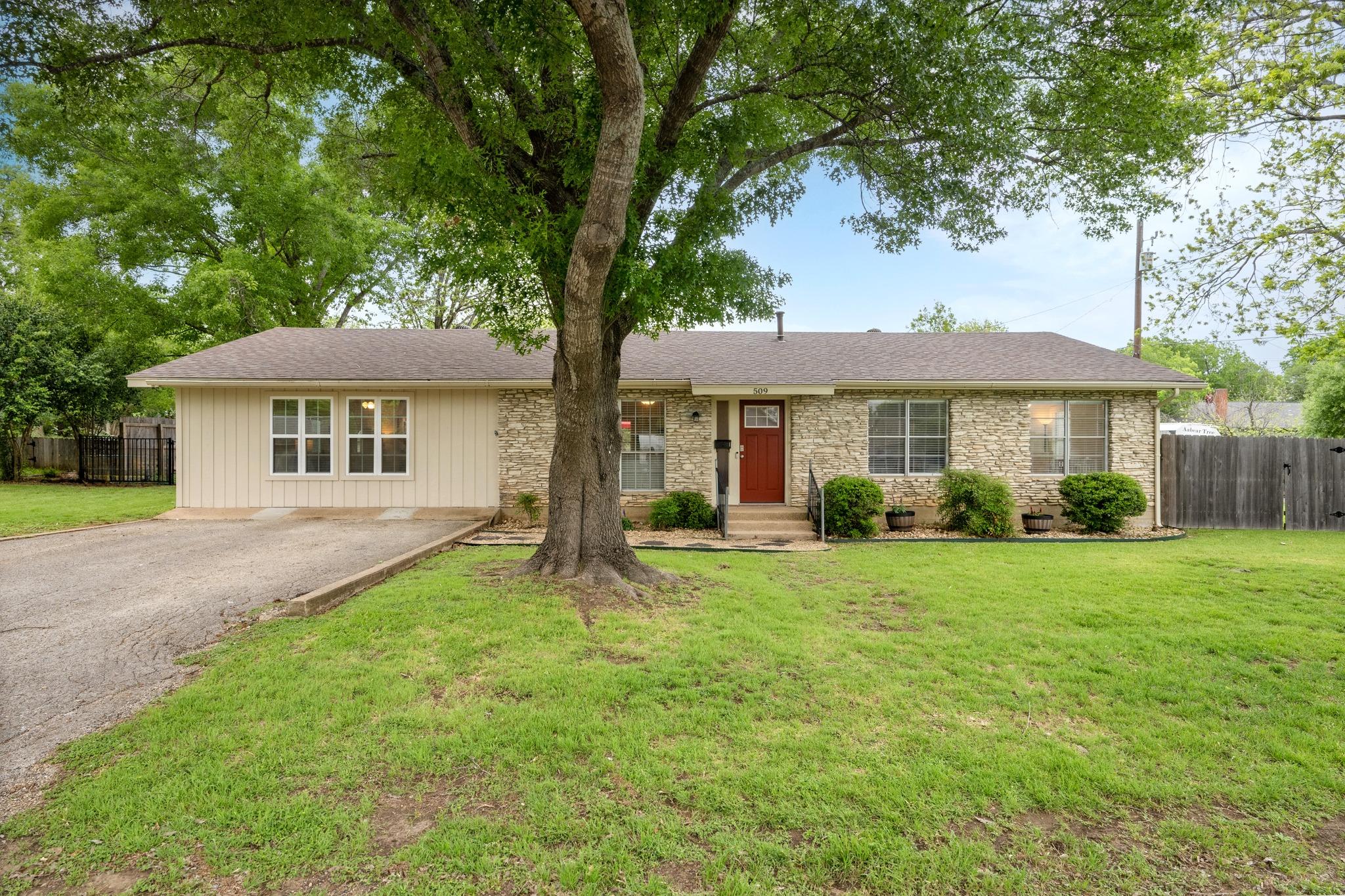509 E 17th St, Georgetown, TX 78626