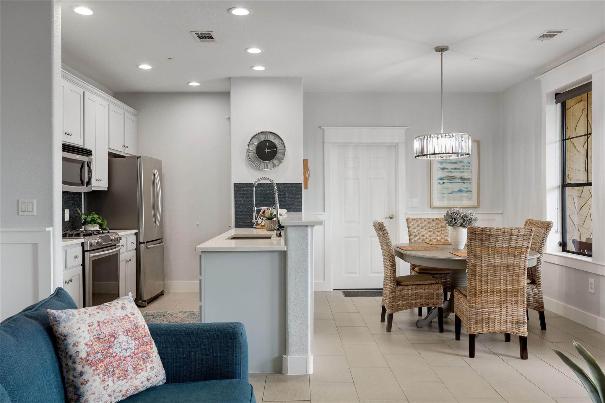 6704 Lantern View Dr # 101, Jonestown, TX 78645