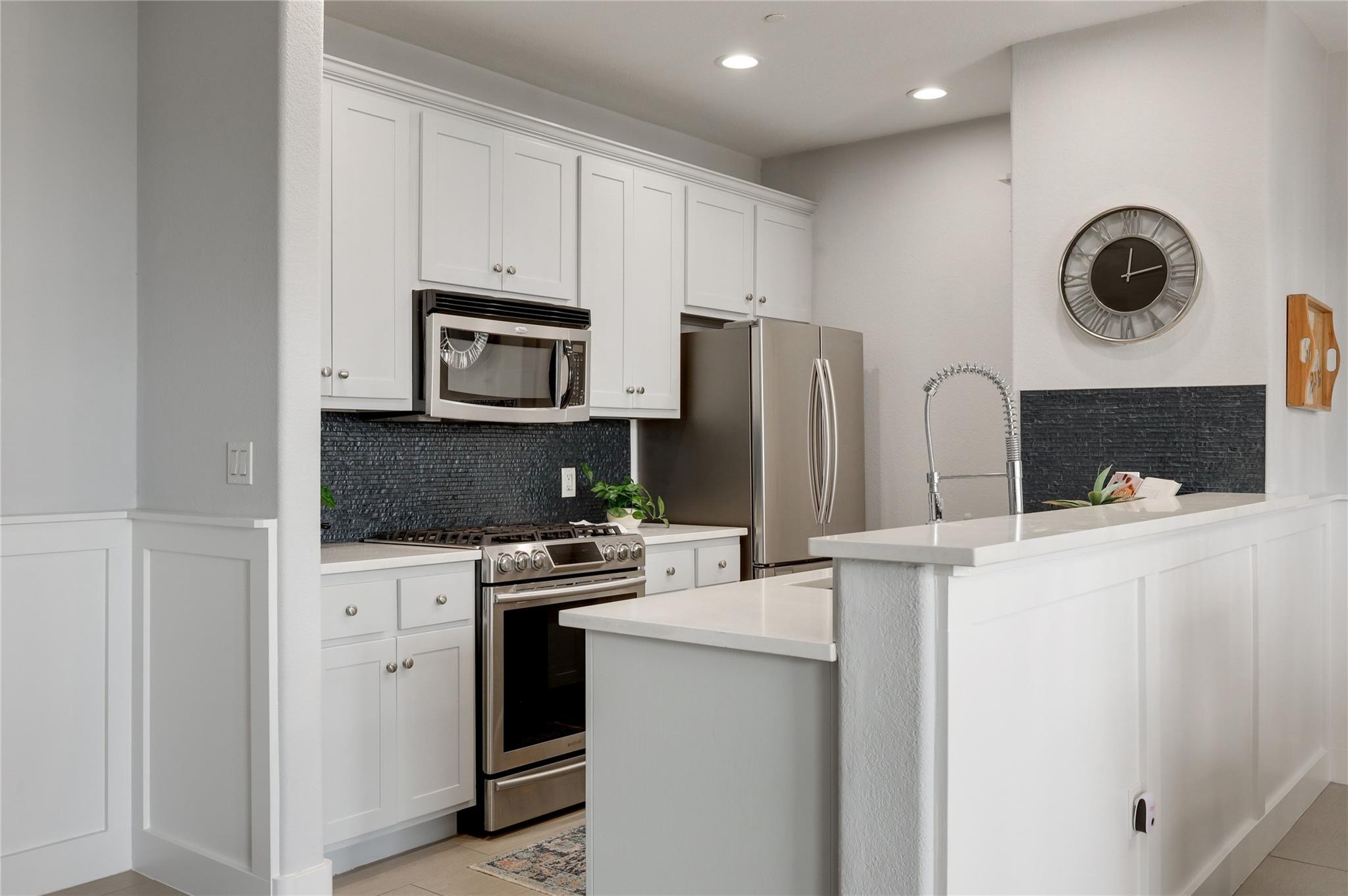 6704 Lantern View Dr # 101, Jonestown, TX 78645