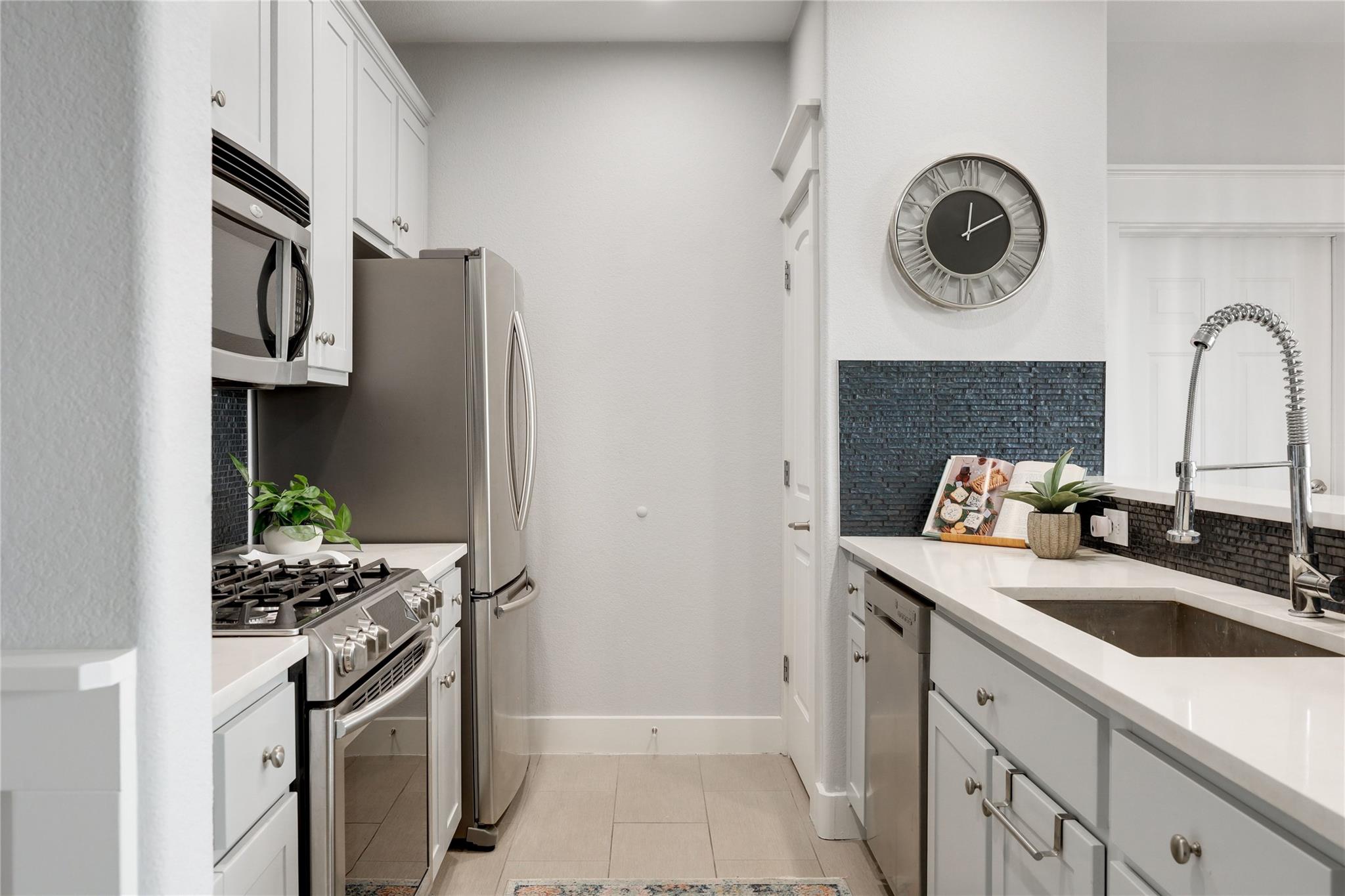6704 Lantern View Dr # 101, Jonestown, TX 78645