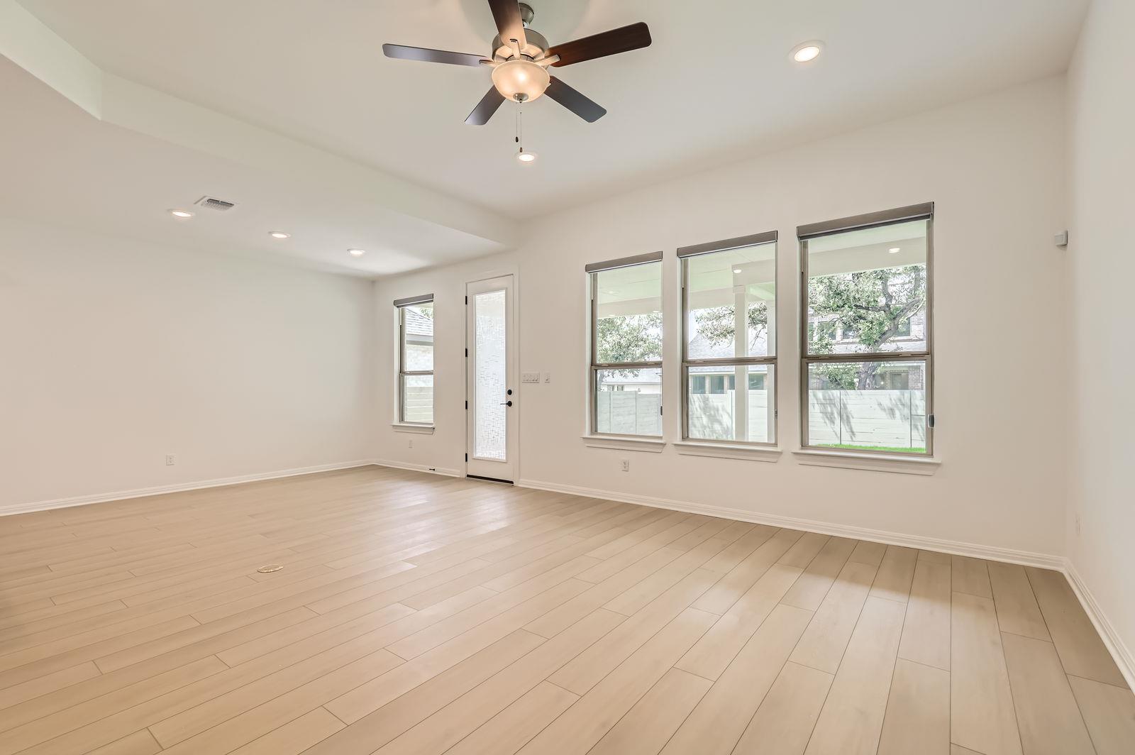 1208 Legends Ln, Georgetown, TX 78628