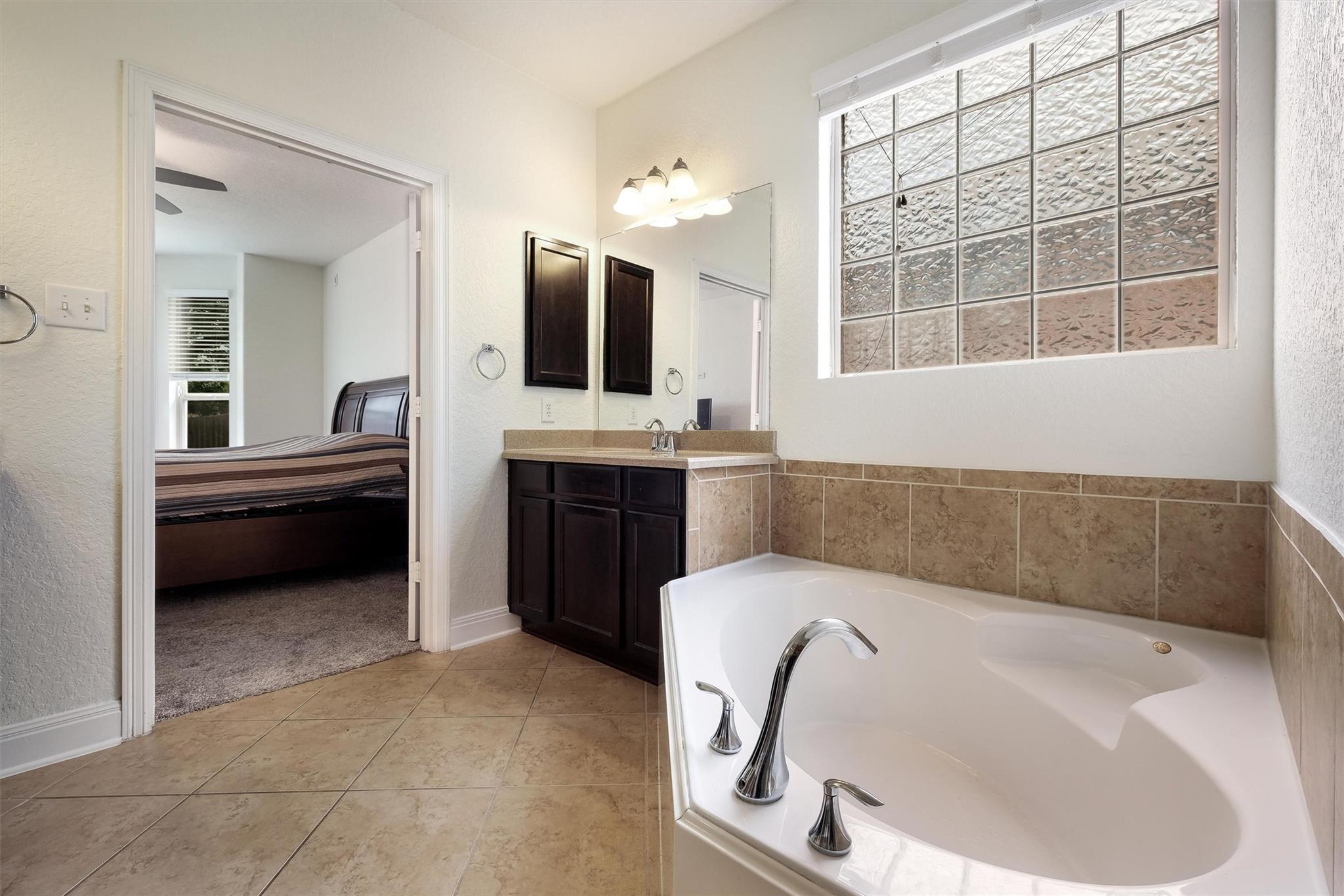 1648 Sun Ledge Way, New Braunfels, TX 78130