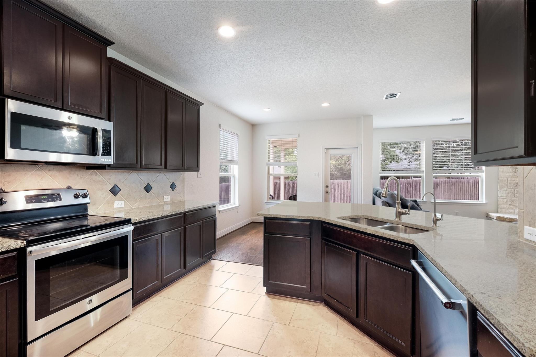 1648 Sun Ledge Way, New Braunfels, TX 78130