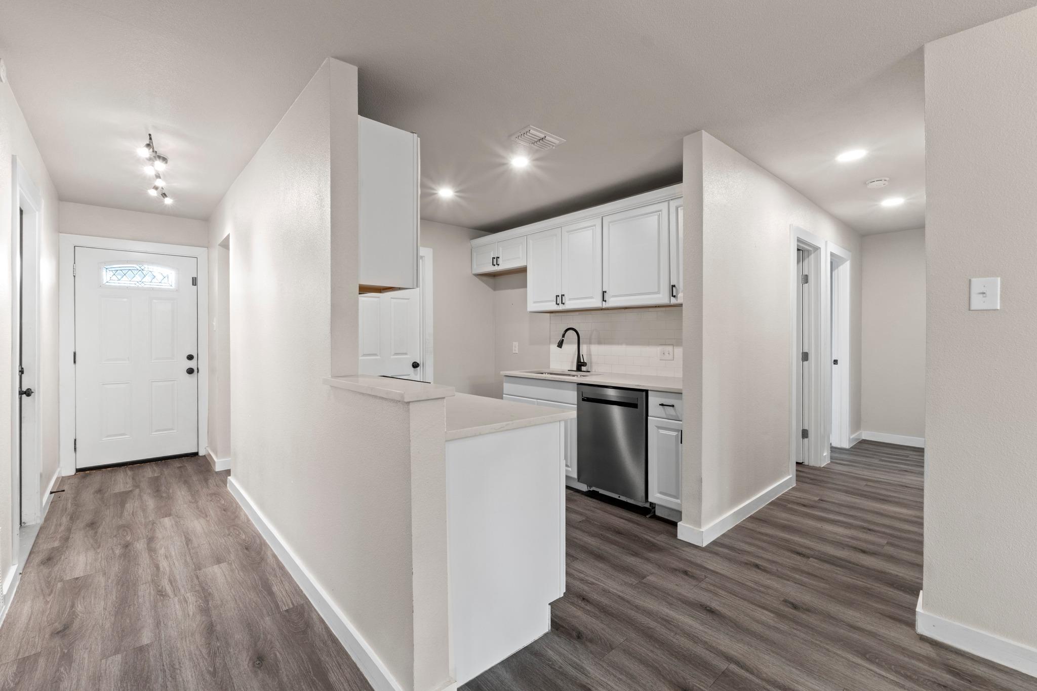 1737 CRICKET HOLLOW Dr, Austin, TX 78758