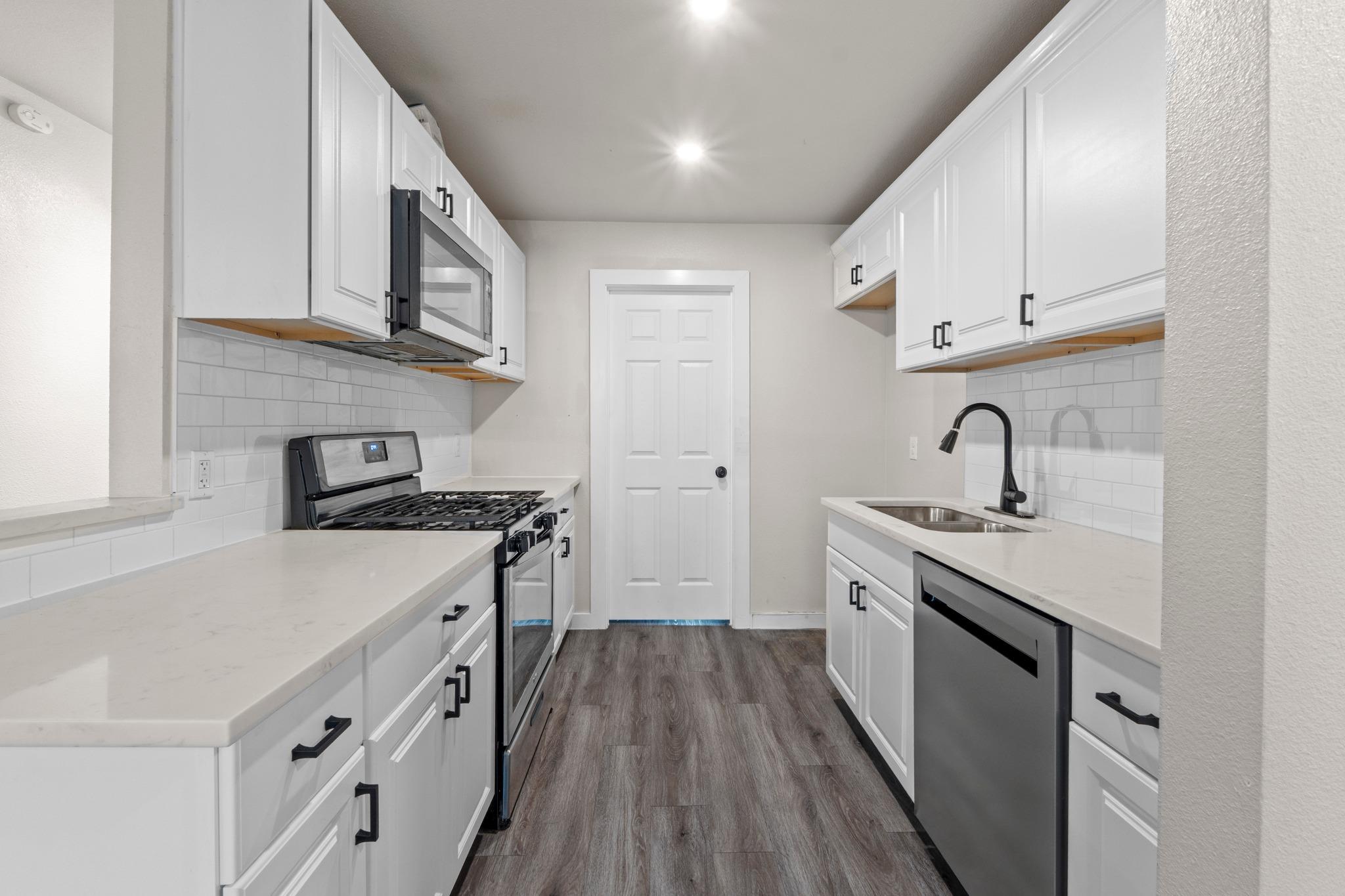 1737 CRICKET HOLLOW Dr, Austin, TX 78758