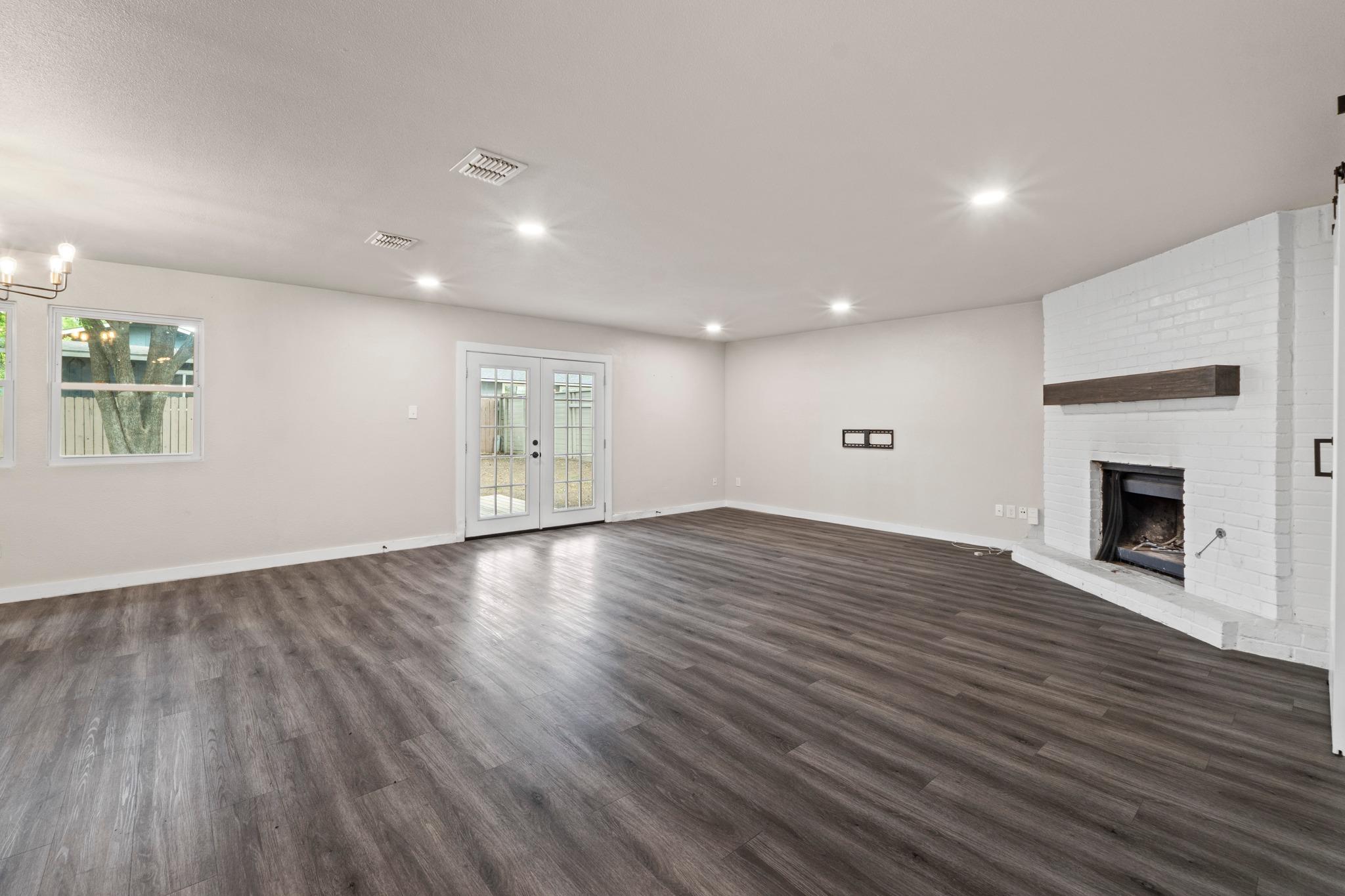 1737 CRICKET HOLLOW Dr, Austin, TX 78758