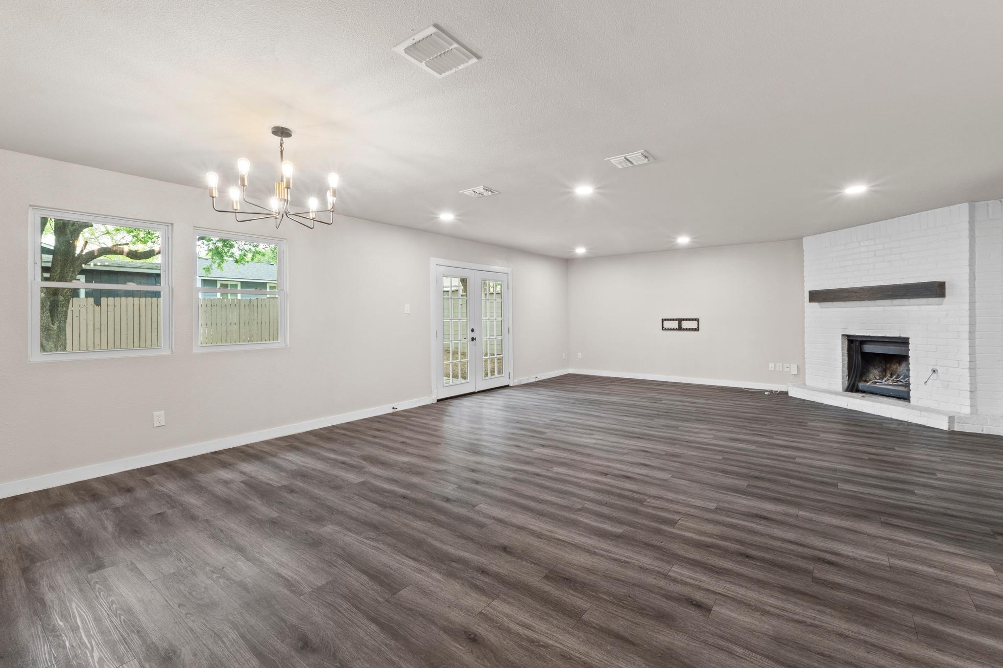 1737 CRICKET HOLLOW Dr, Austin, TX 78758