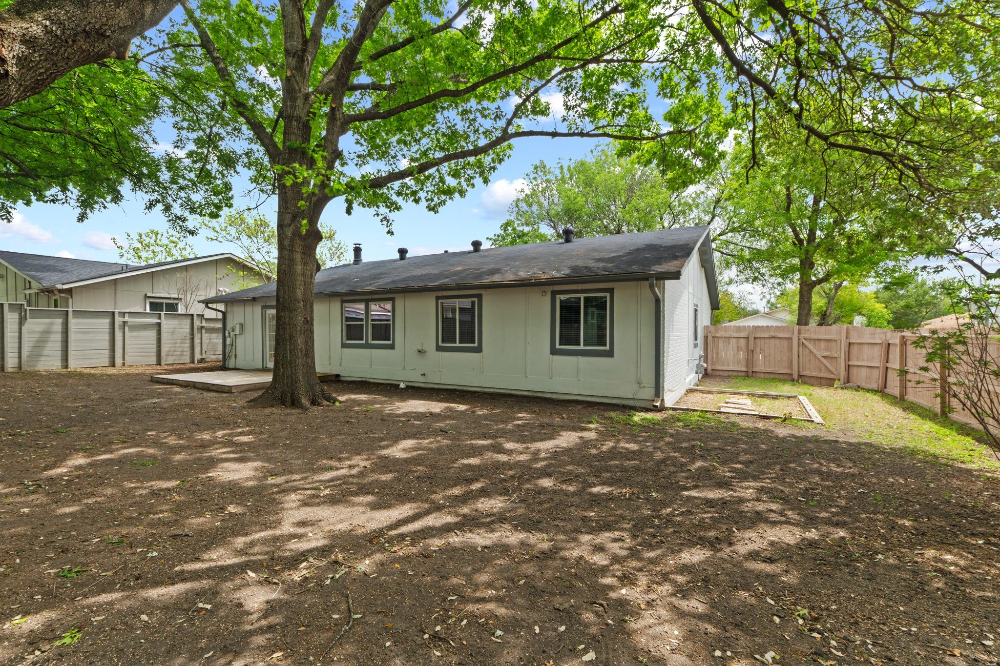 1737 CRICKET HOLLOW Dr, Austin, TX 78758