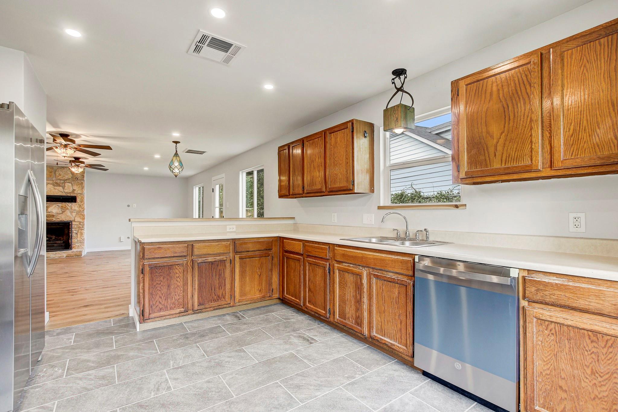 2707 Firecrest Dr, Austin, TX 78748
