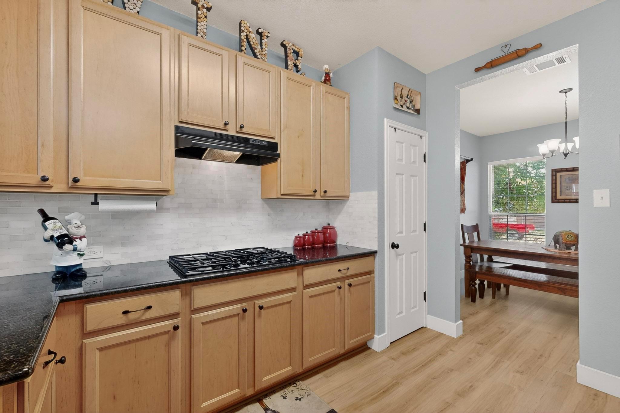 609 Alta Vista Dr, Leander, TX 78641