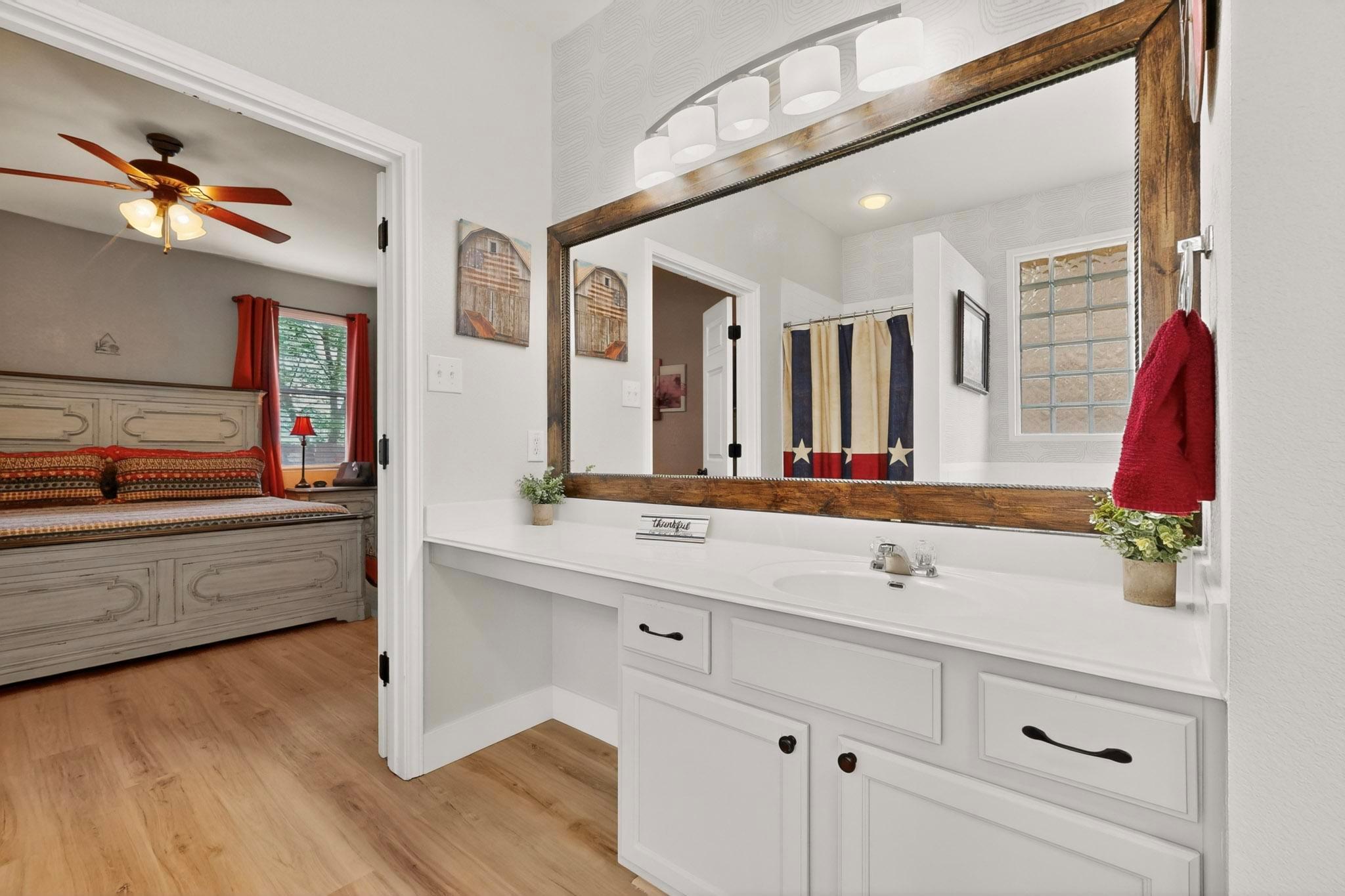 609 Alta Vista Dr, Leander, TX 78641