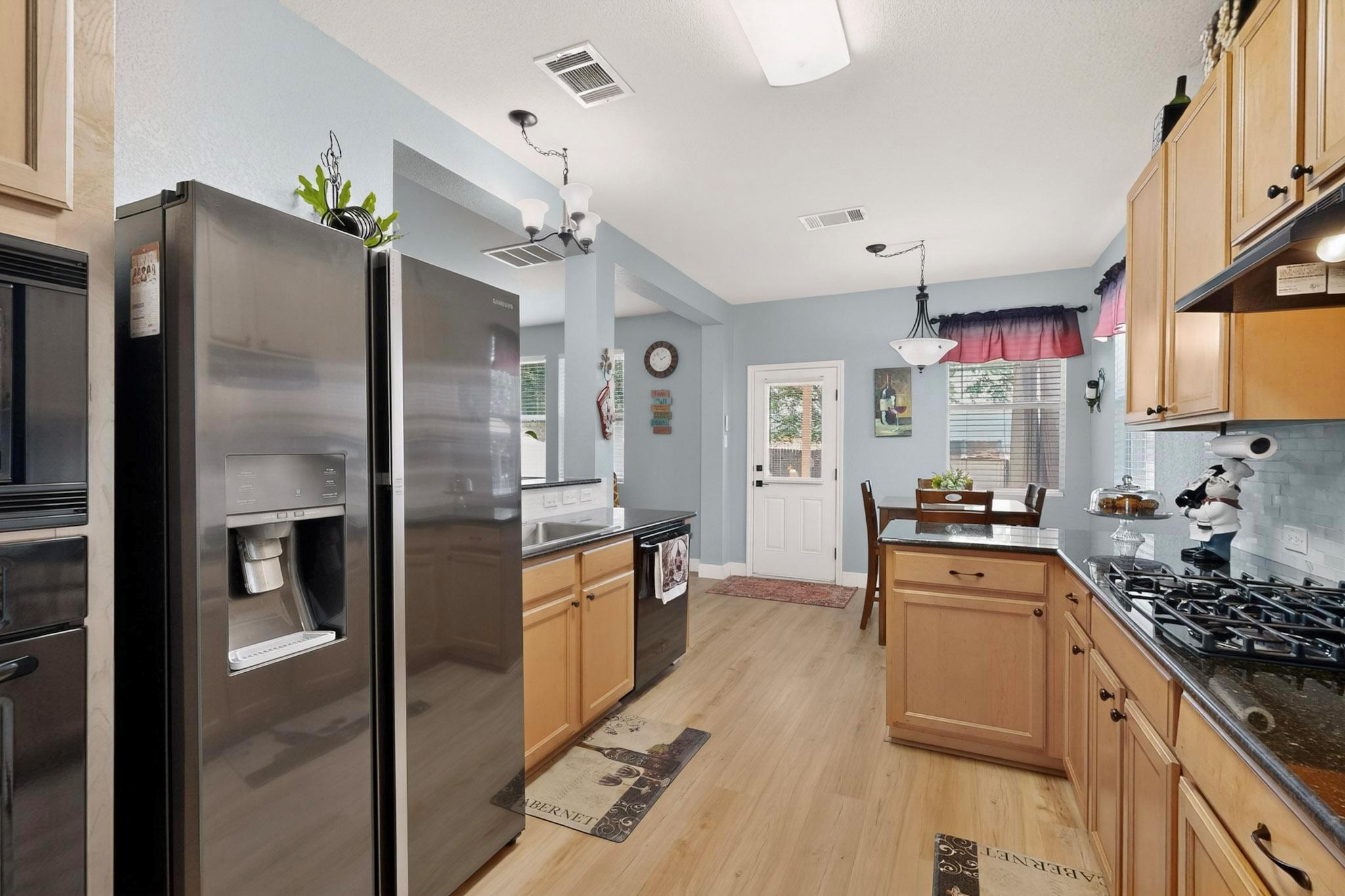 609 Alta Vista Dr, Leander, TX 78641